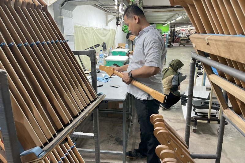 07 - Guitar Assembly - Baum Guitars