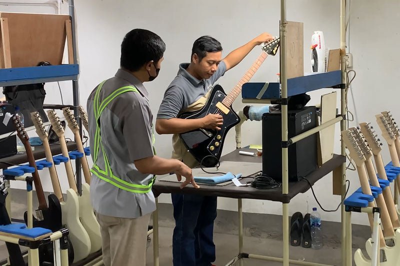 Step 5 of 6: Passing the Test: Quality Control & Shipping - Baum Guitars