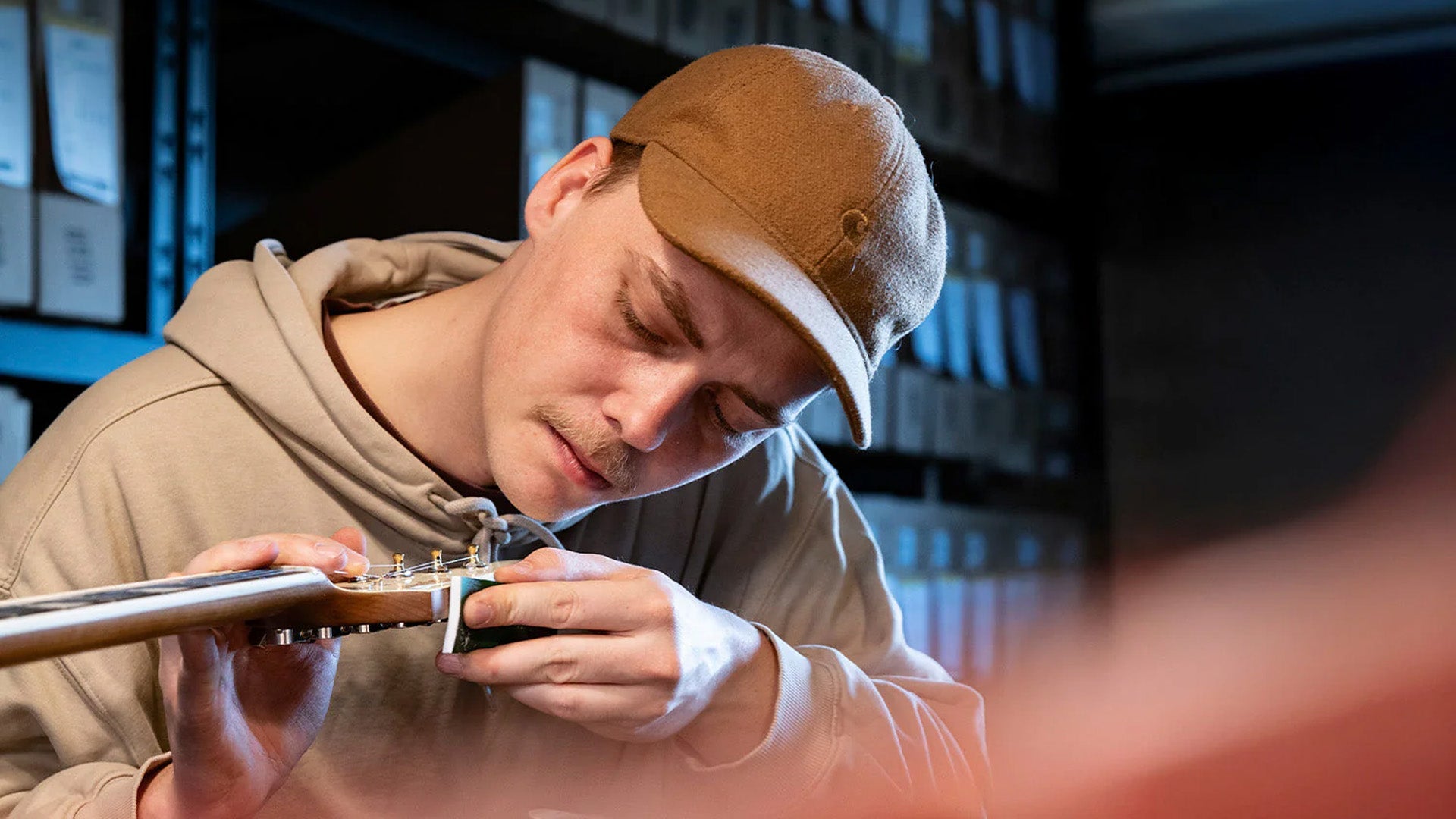 How to protect your guitar in Winter: 5 Easy Tips for players