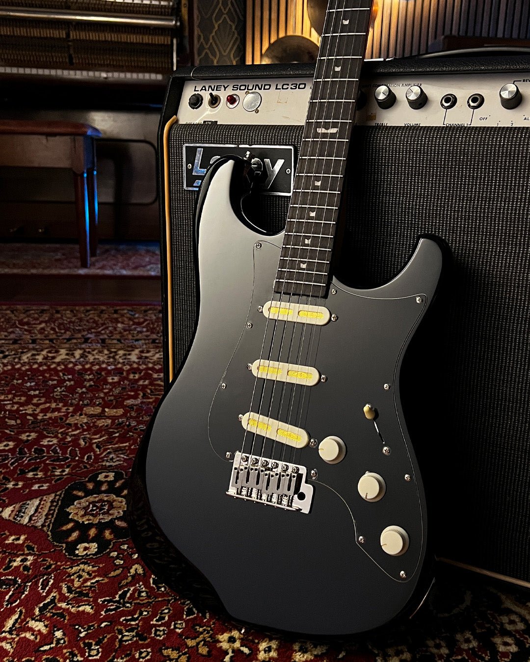 Celestor - Pure Black - Baum Guitars