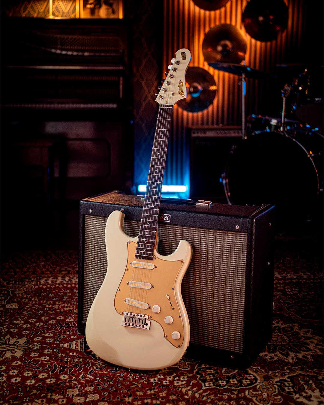 Celestor - Vintage White - Baum Guitars