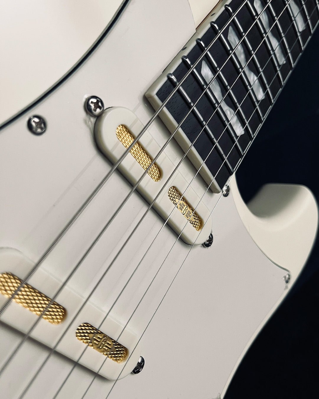 Celestor - Vintage White (Mash - Up Limited Edition) - Baum Guitars
