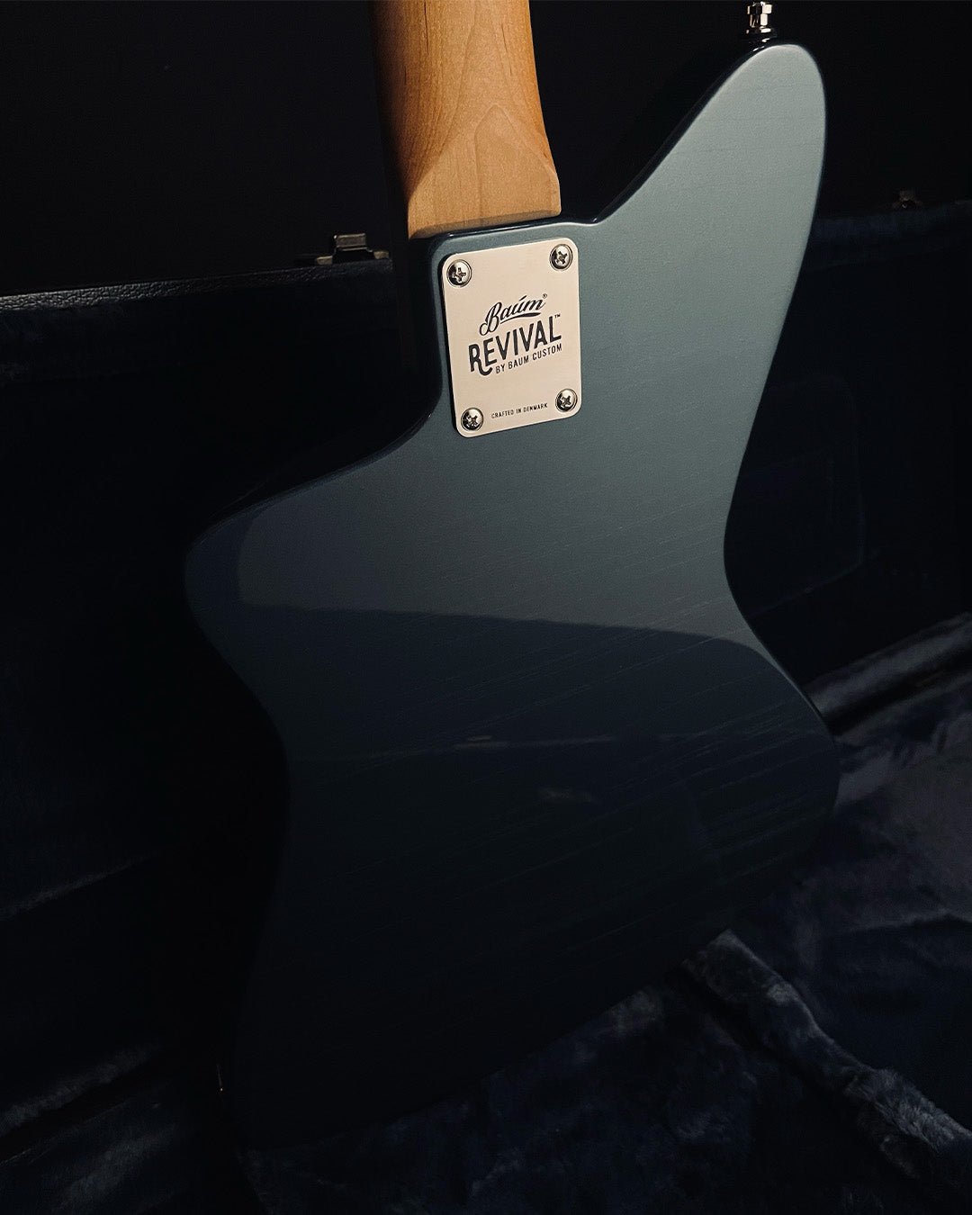 Revival Wingman Bass - Stone Blue | Custom Shop - Baum Guitars