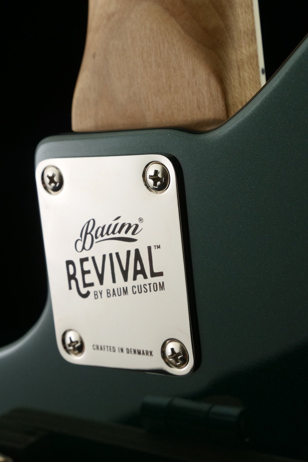 Revival 49 Wingman Bass - British Racing Green metallic | Custom Shop - Baum Guitars