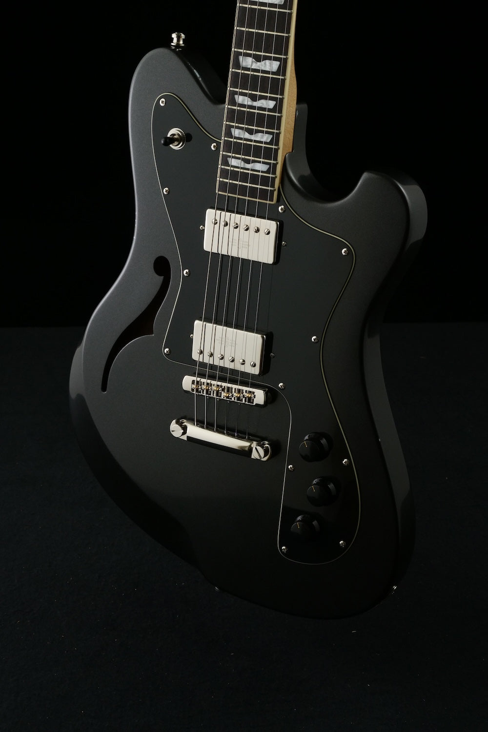 Revival #52 Conquer - Magnetic Black metallic | Custom Shop