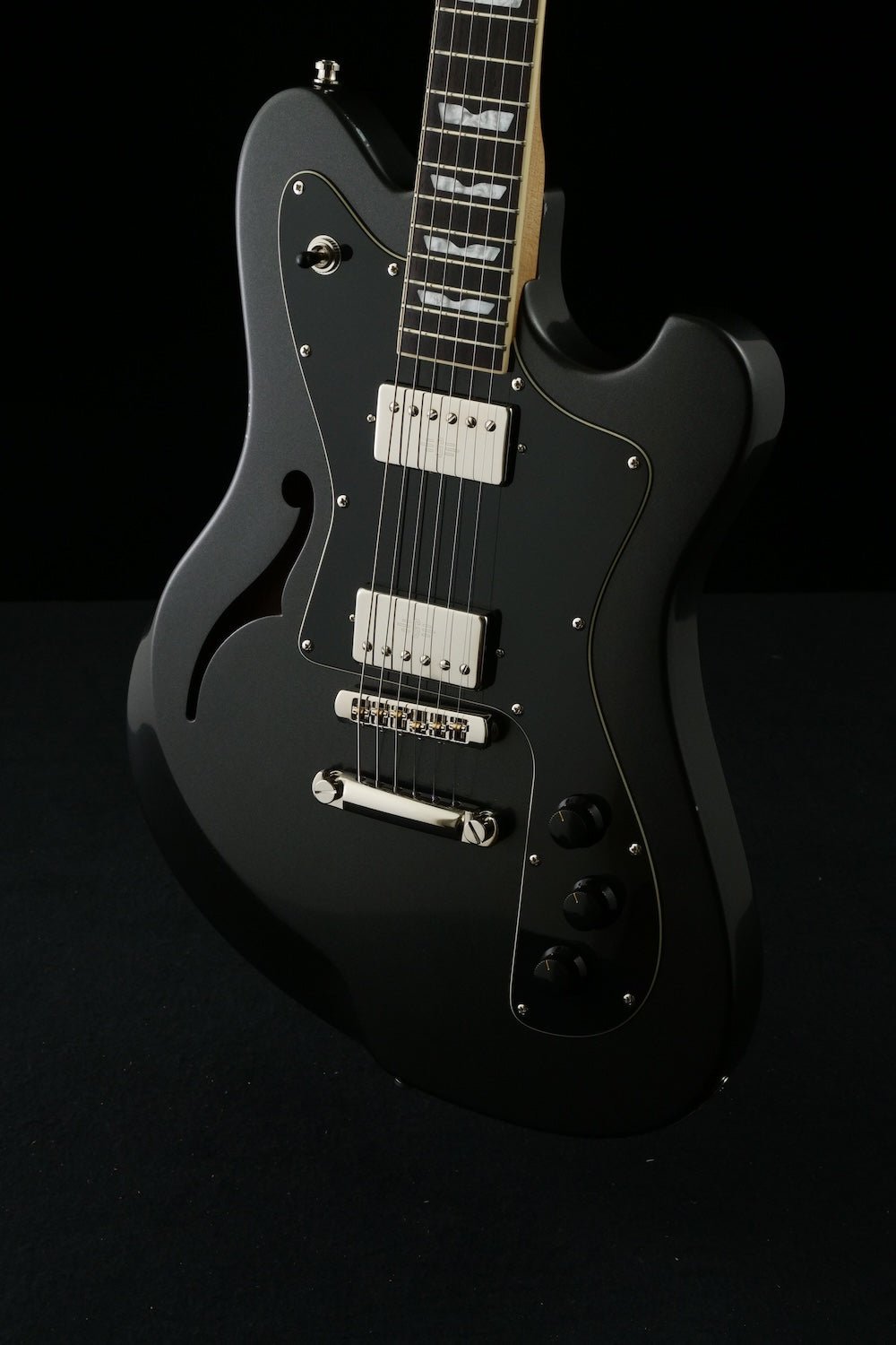 Revival 52 Conquer - Magnetic Black metallic | Custom Shop - Baum Guitars