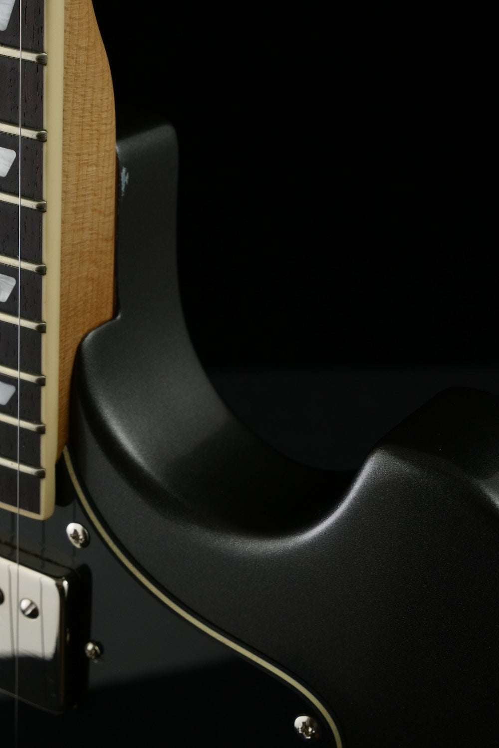 Revival #52 Conquer - Magnetic Black metallic | Custom Shop