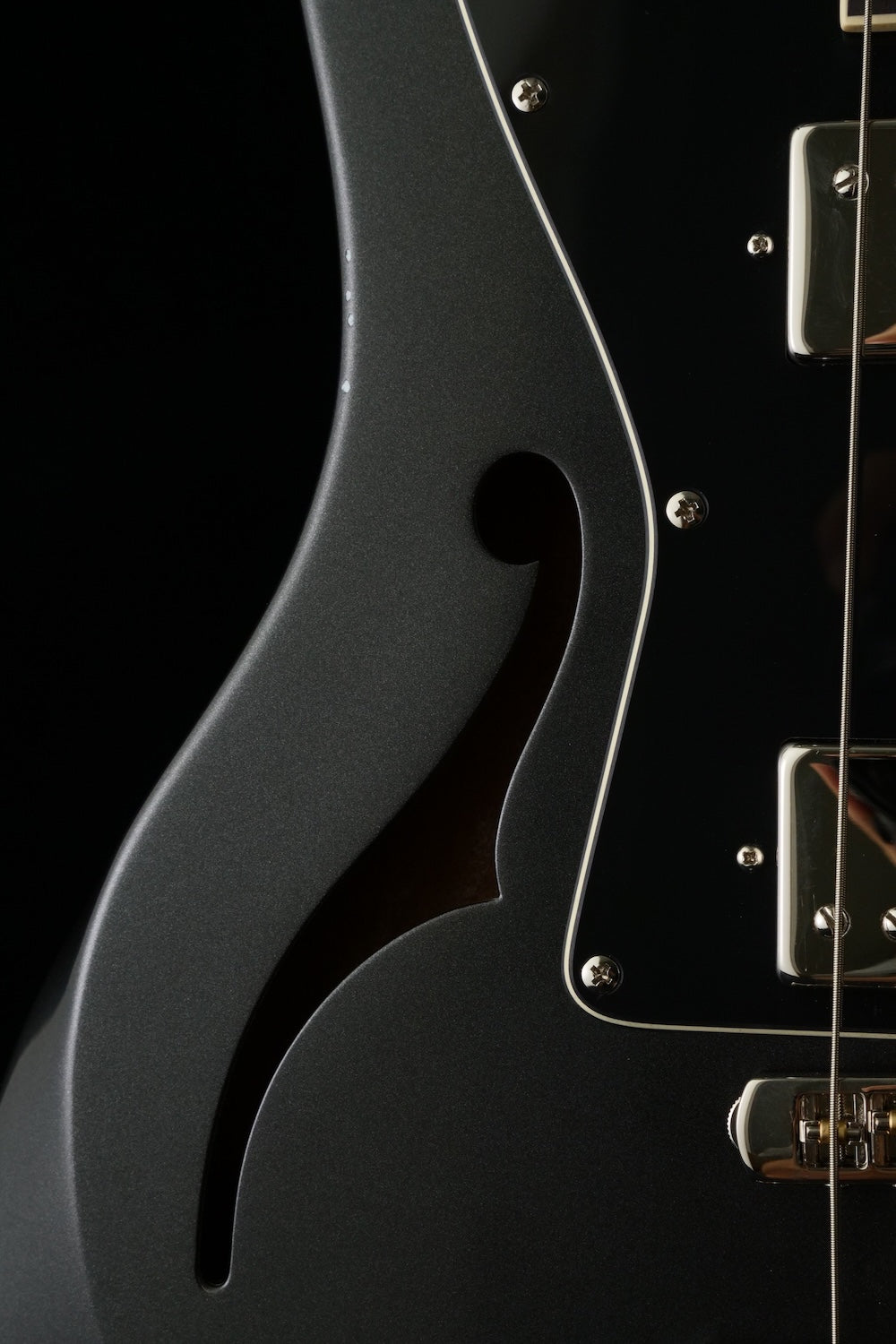 Revival #52 Conquer - Magnetic Black metallic | Custom Shop