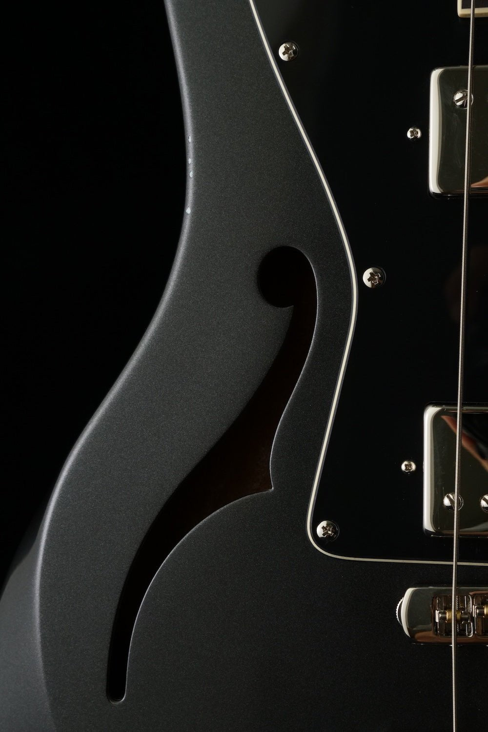 Revival 52 Conquer - Magnetic Black metallic | Custom Shop - Baum Guitars