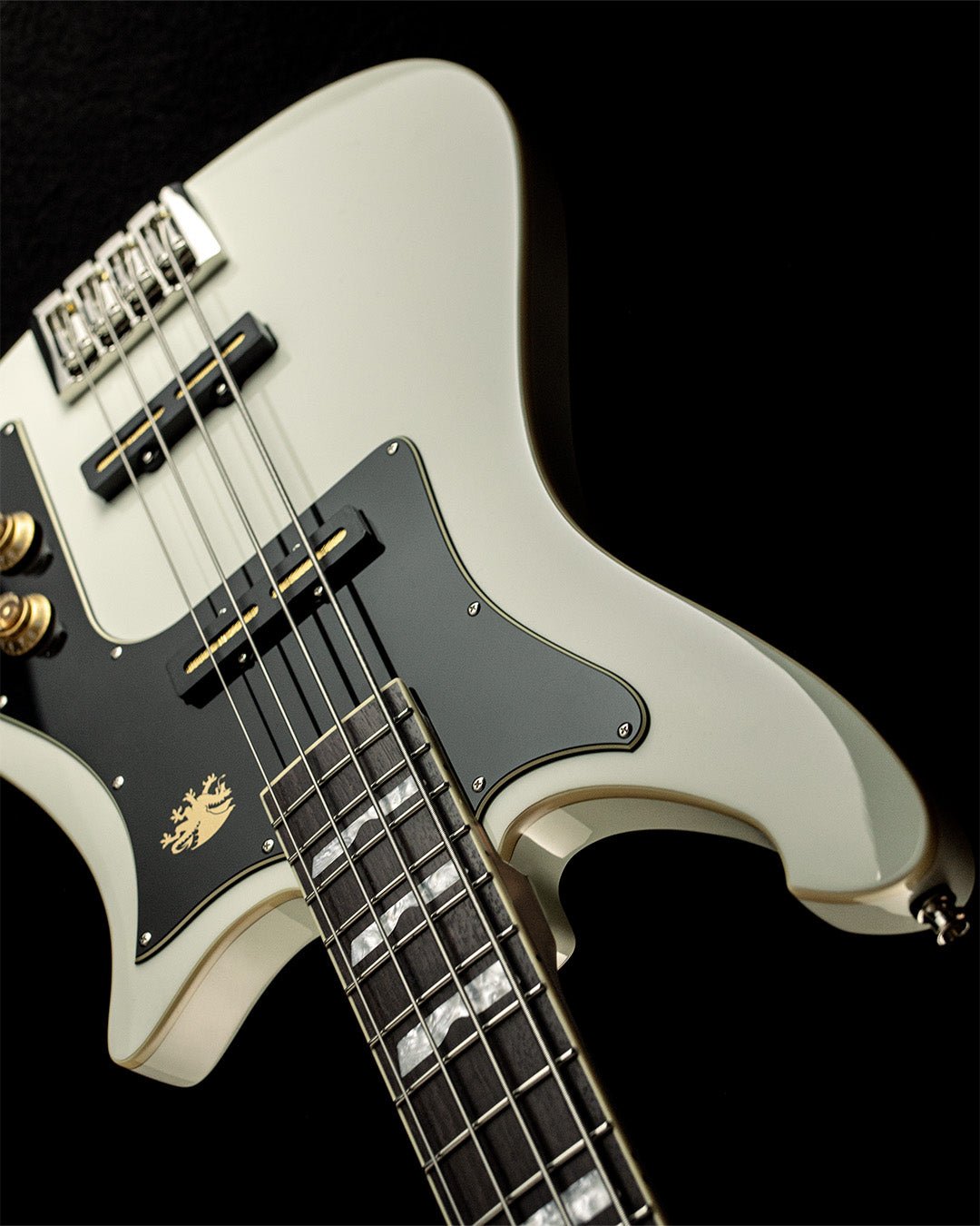 Nidhogg Bass - Vintage White - Baum Guitars