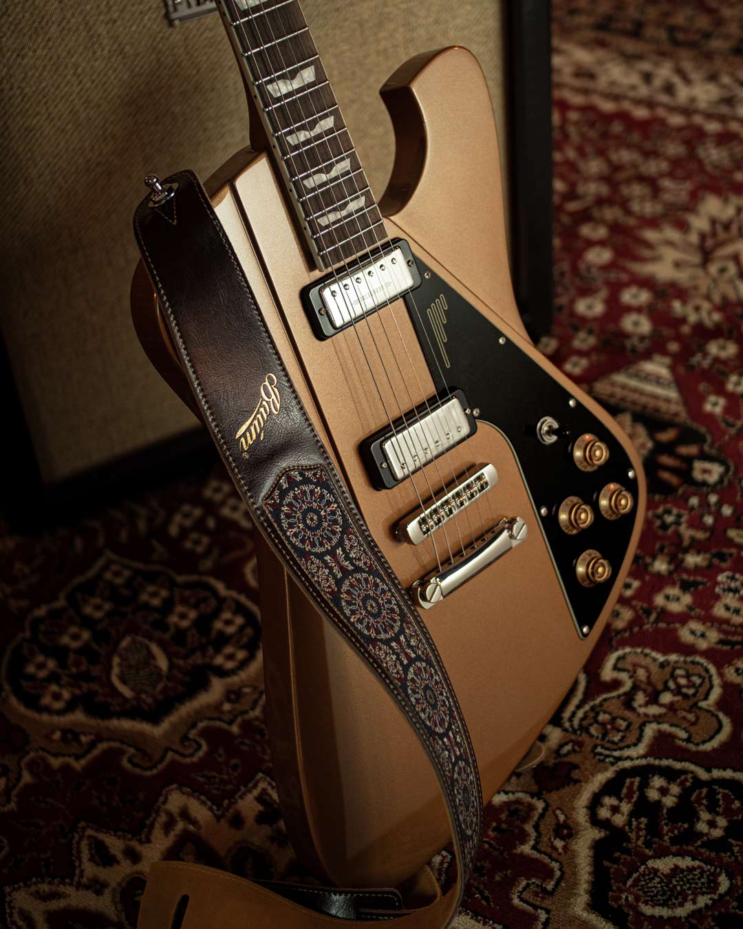 Baum Backwing with a guitar strap