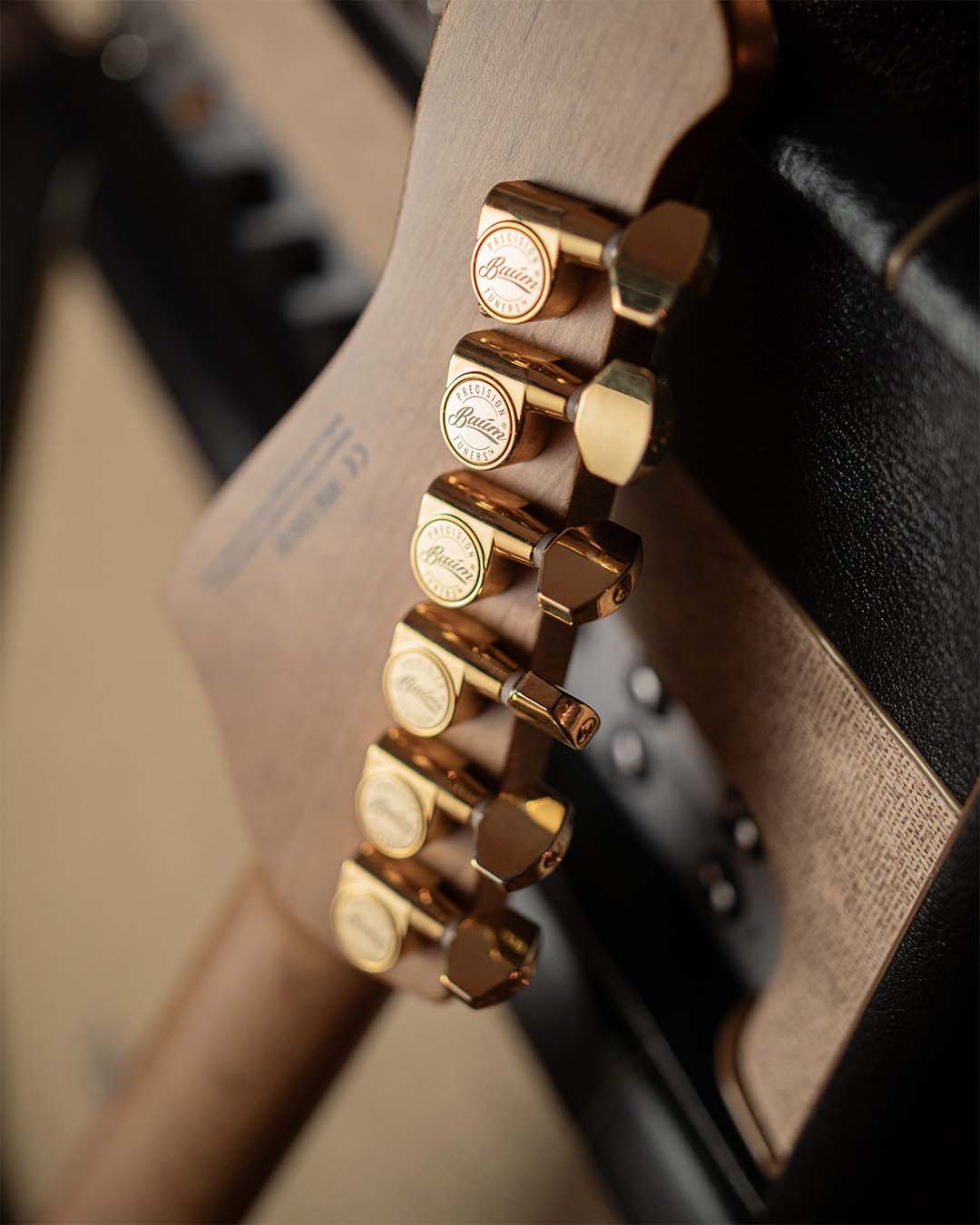 Wingman - Pure Black - Left Handed - Baum Guitars