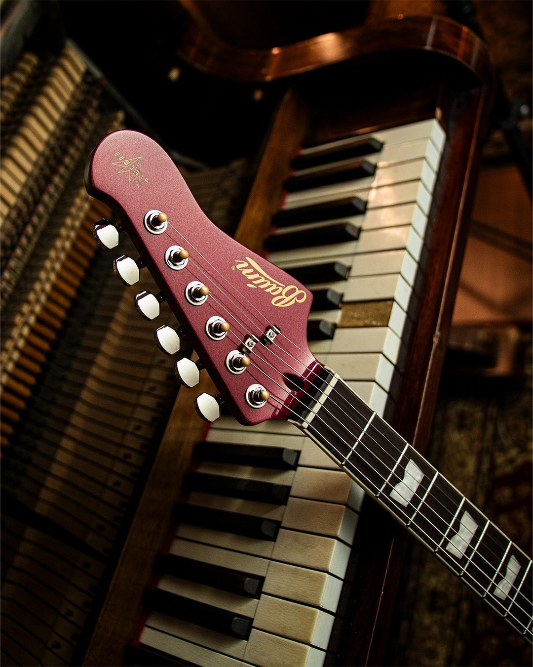 Wingman - Crimson Red - Baum Guitars