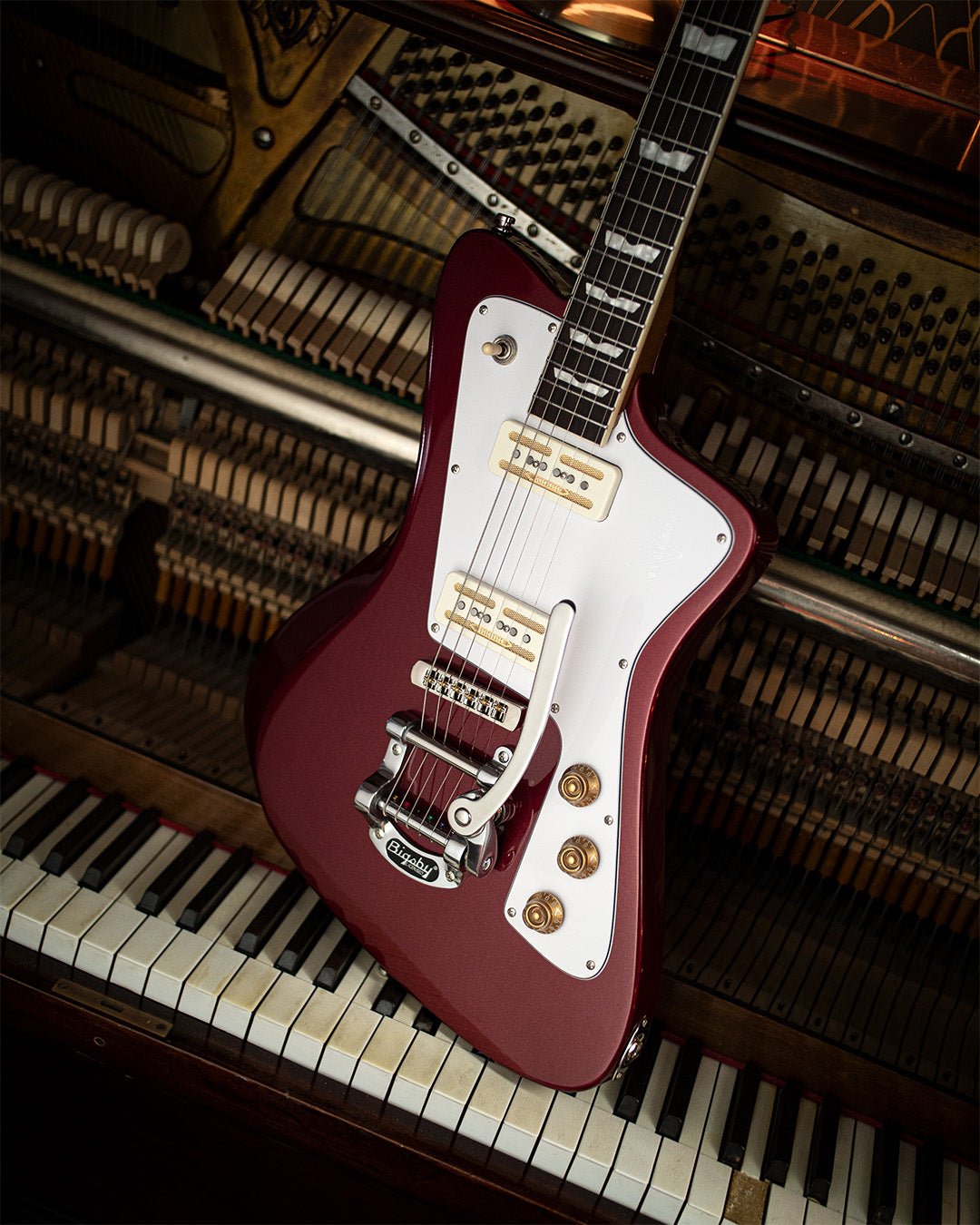 Wingman - Crimson Red - Baum Guitars