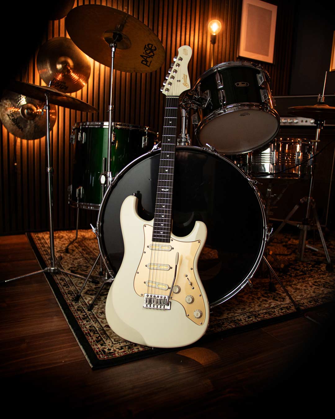 Celestor - Vintage White - Baum Guitars