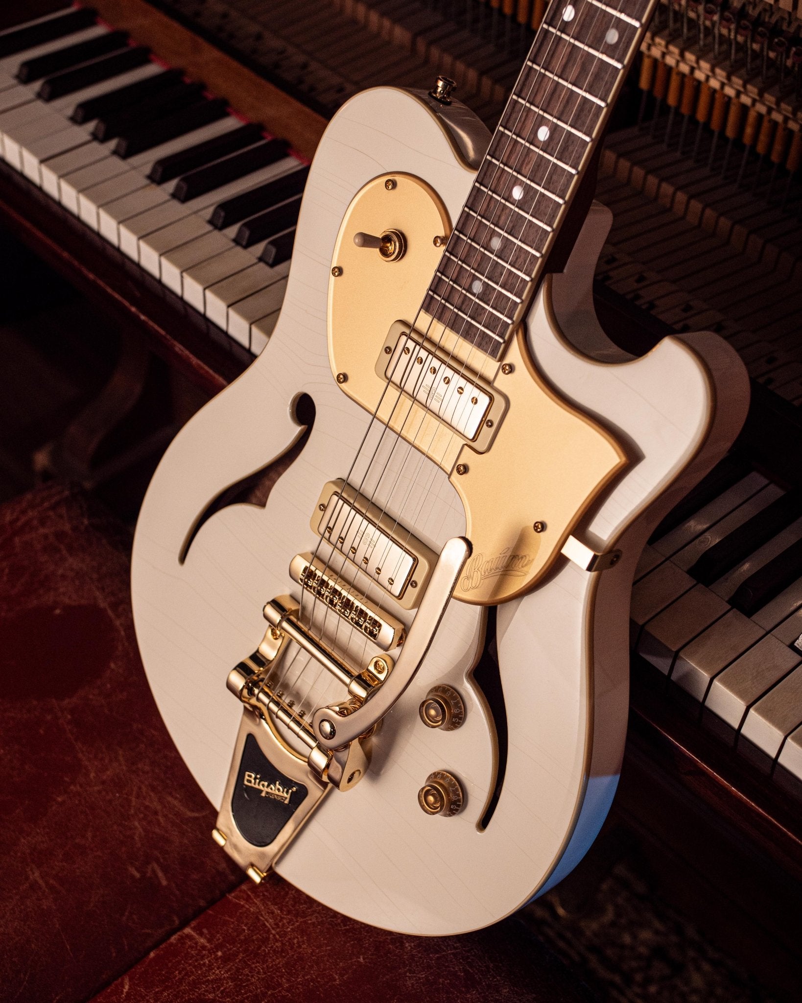 Revival Leaper Tone - Vintage White Aged | Custom Shop - Baum Guitars