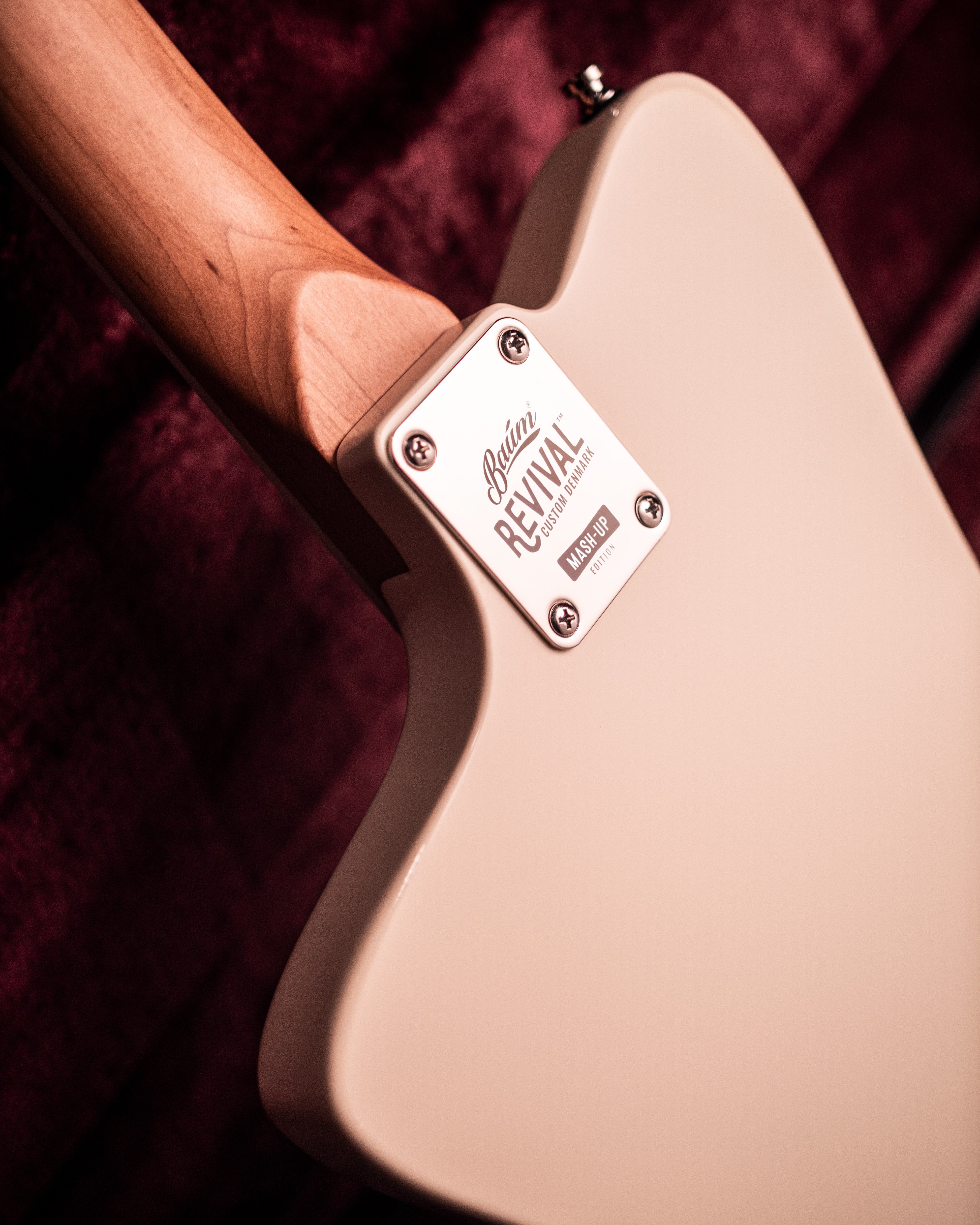 Wingman - Vintage White (Mash-Up Limited Edition)