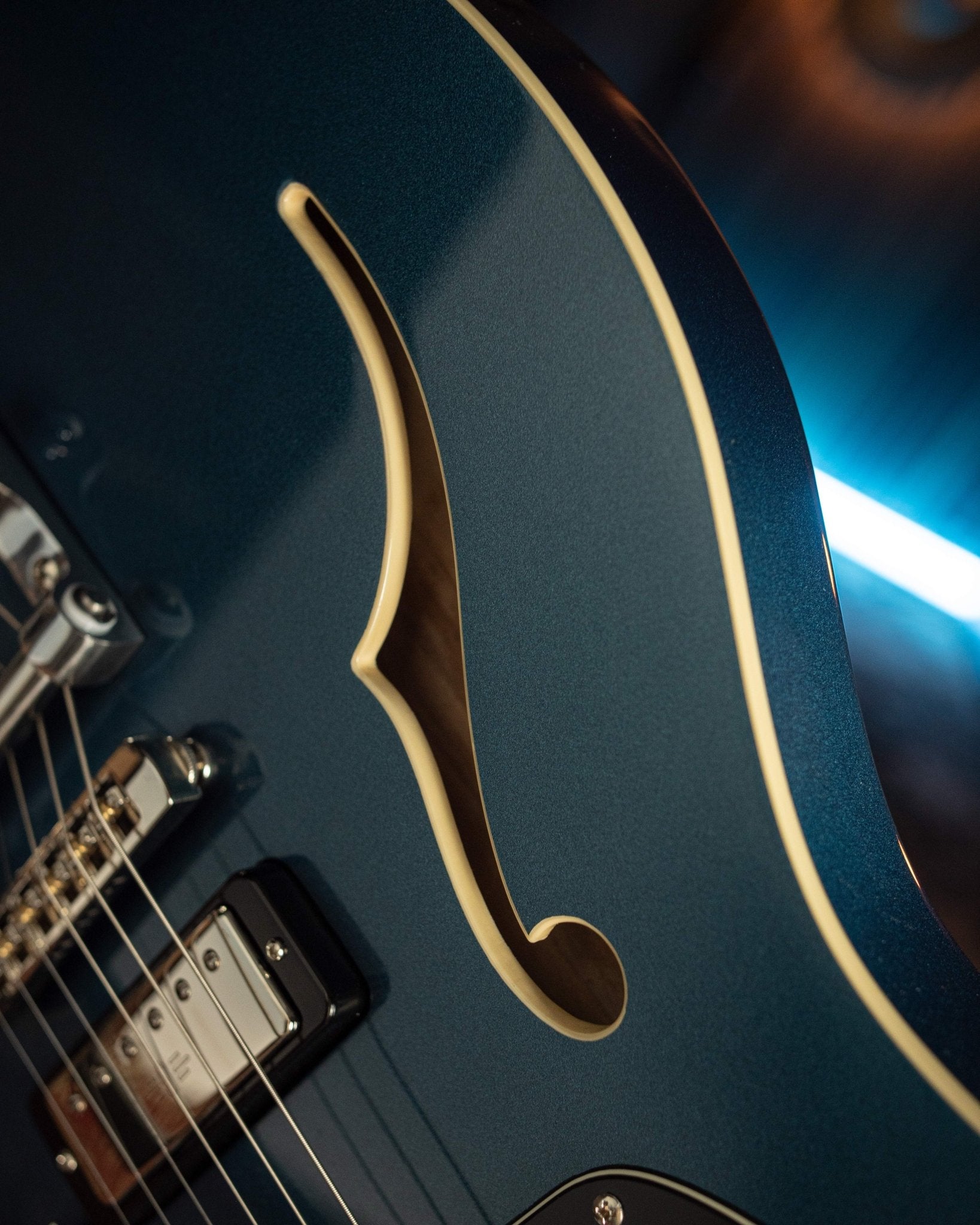 Leaper Tone - Dolphin Blue - Baum Guitars