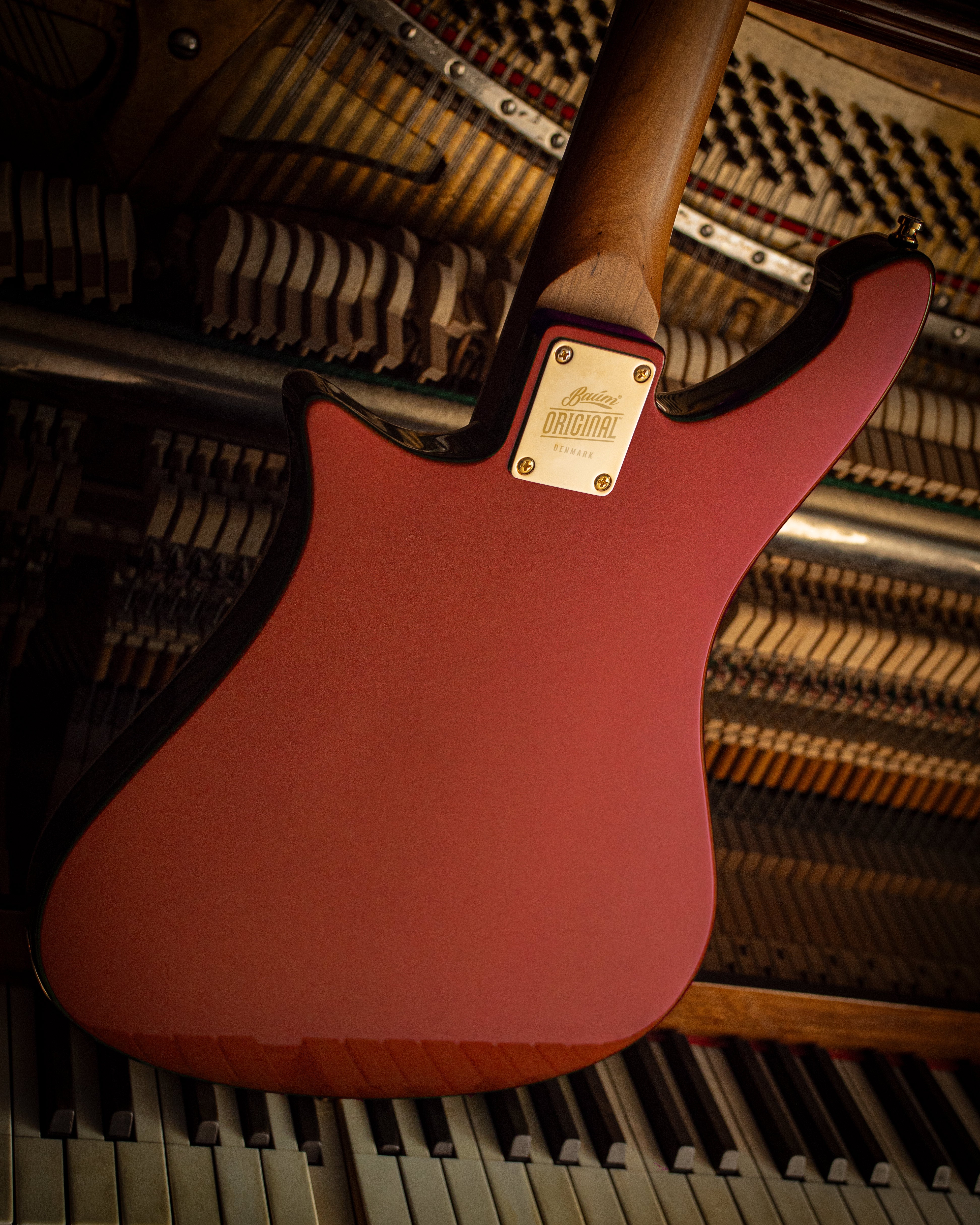 Nidhogg Bass - Siena Pearl