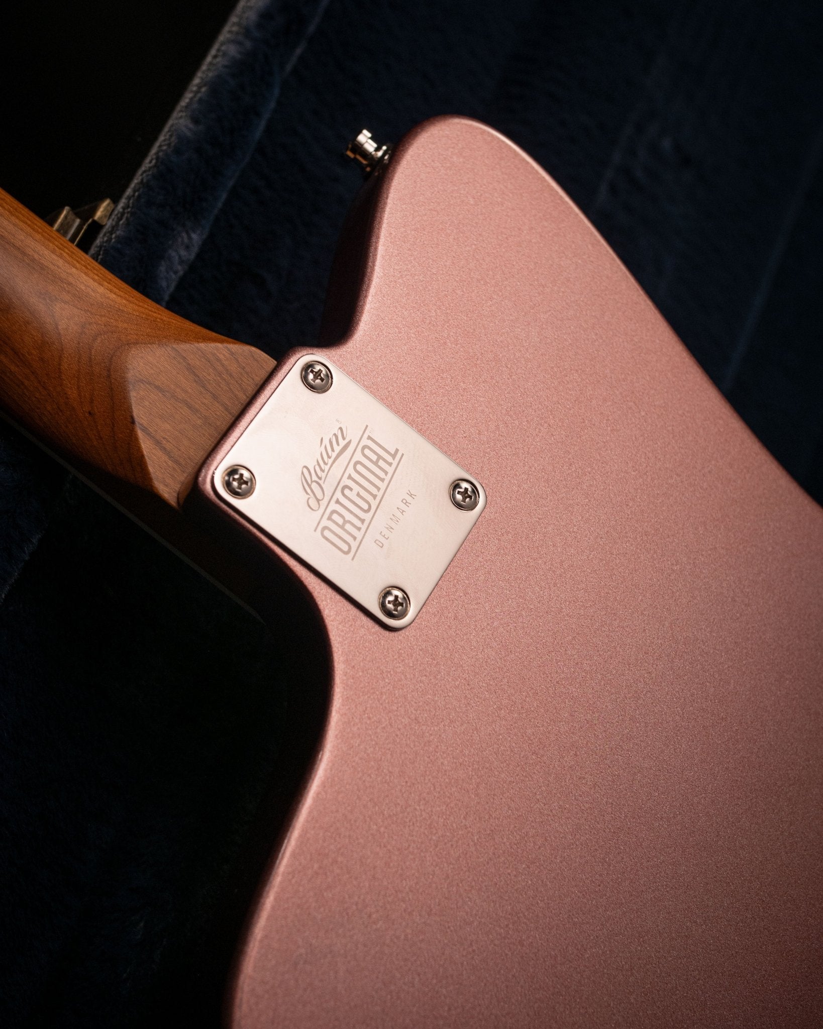 Wingman Deluxe - Burgundy Mist - Baum Guitars