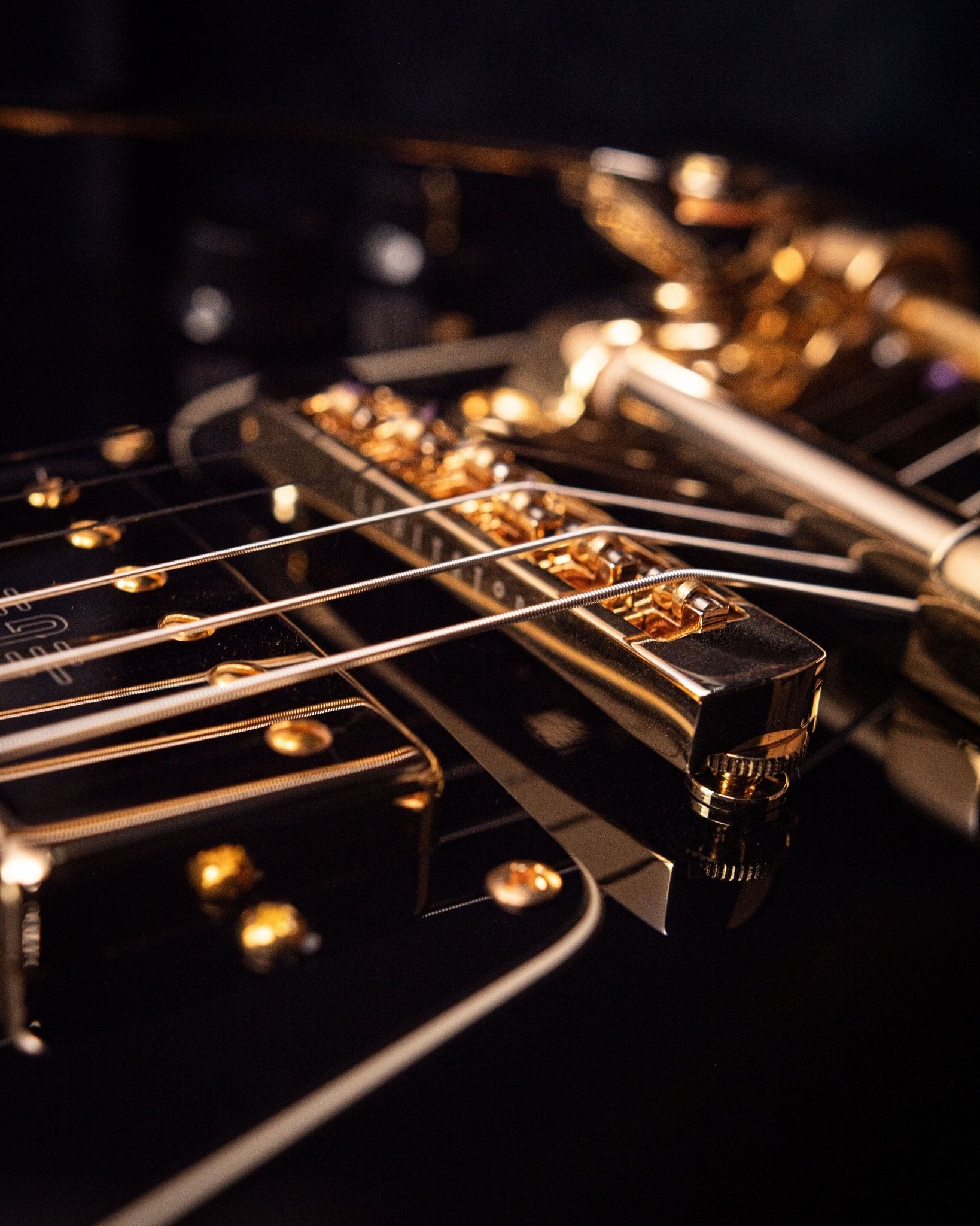 Wingman Deluxe - Pure Black - Baum Guitars