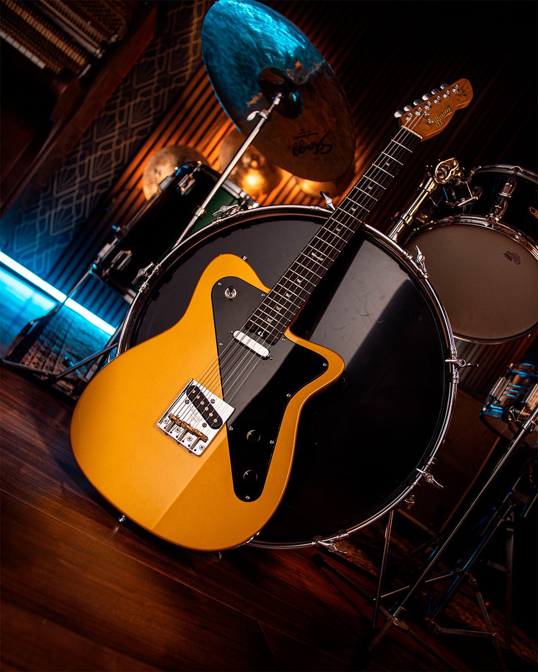 Verve - Amber Gold - Baum Guitars