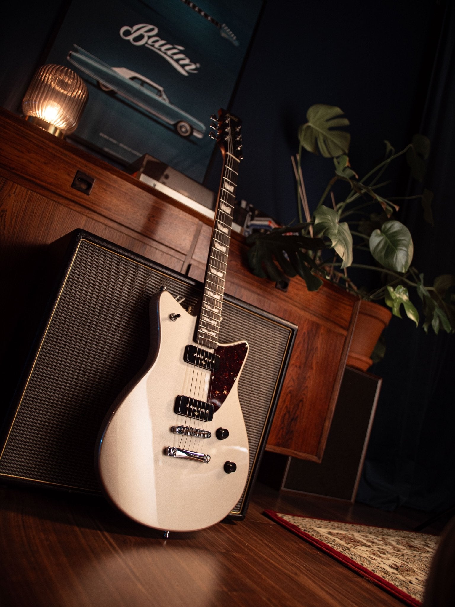 Revolt - Moon Silver - Baum Guitars