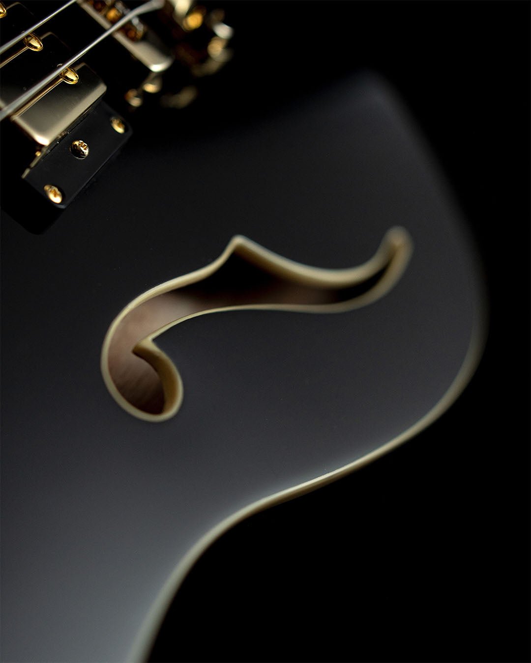 Revolt - Pure Black - Baum Guitars