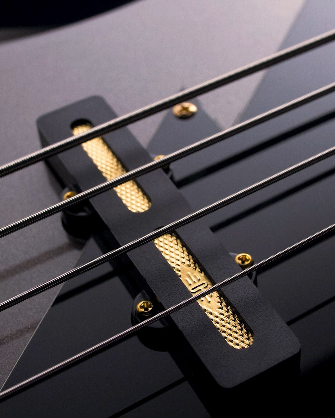 Seye Adelekan Thunder Bass guitar Goldsound J-style pickup
