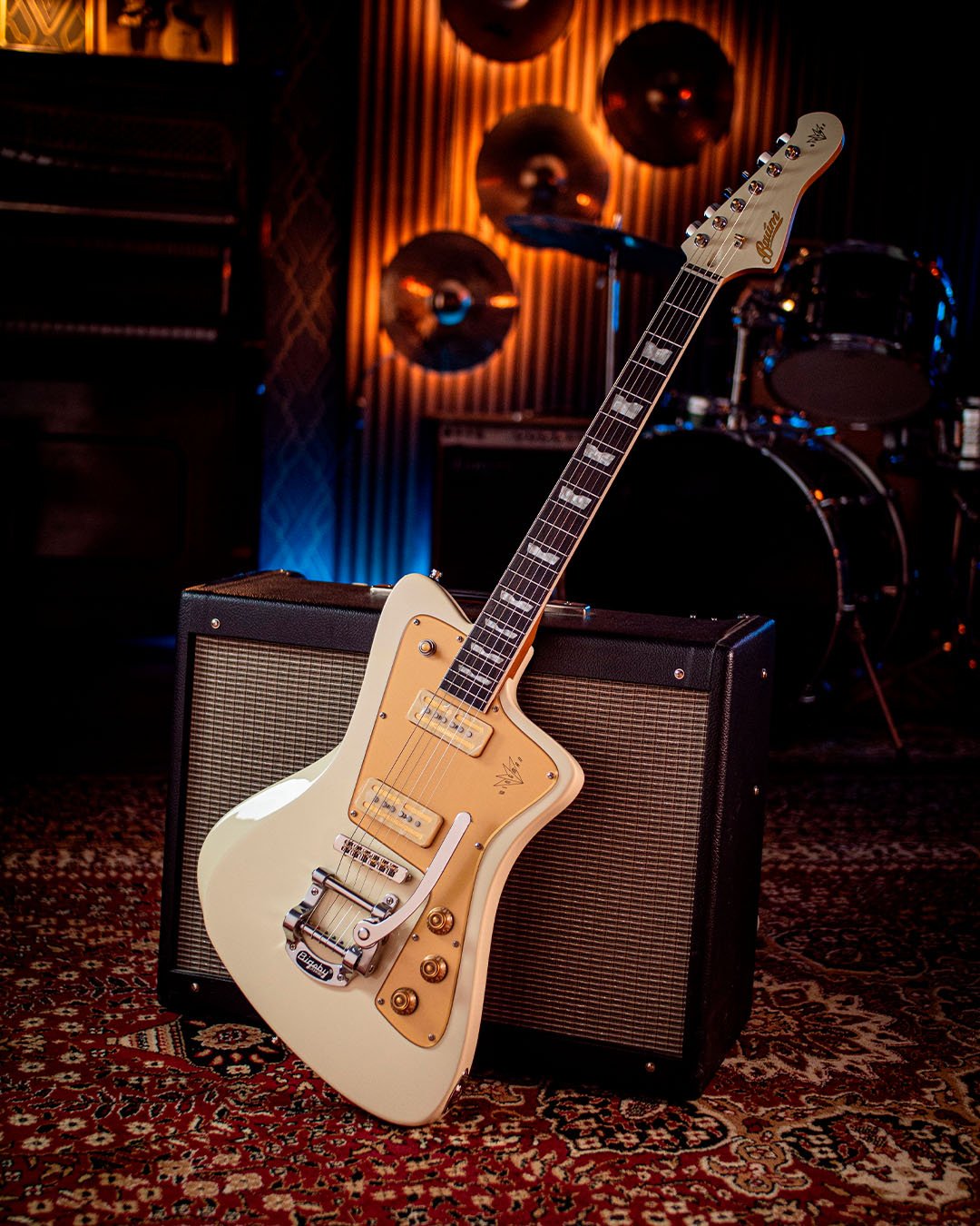Wingman - Vintage White - Baum Guitars