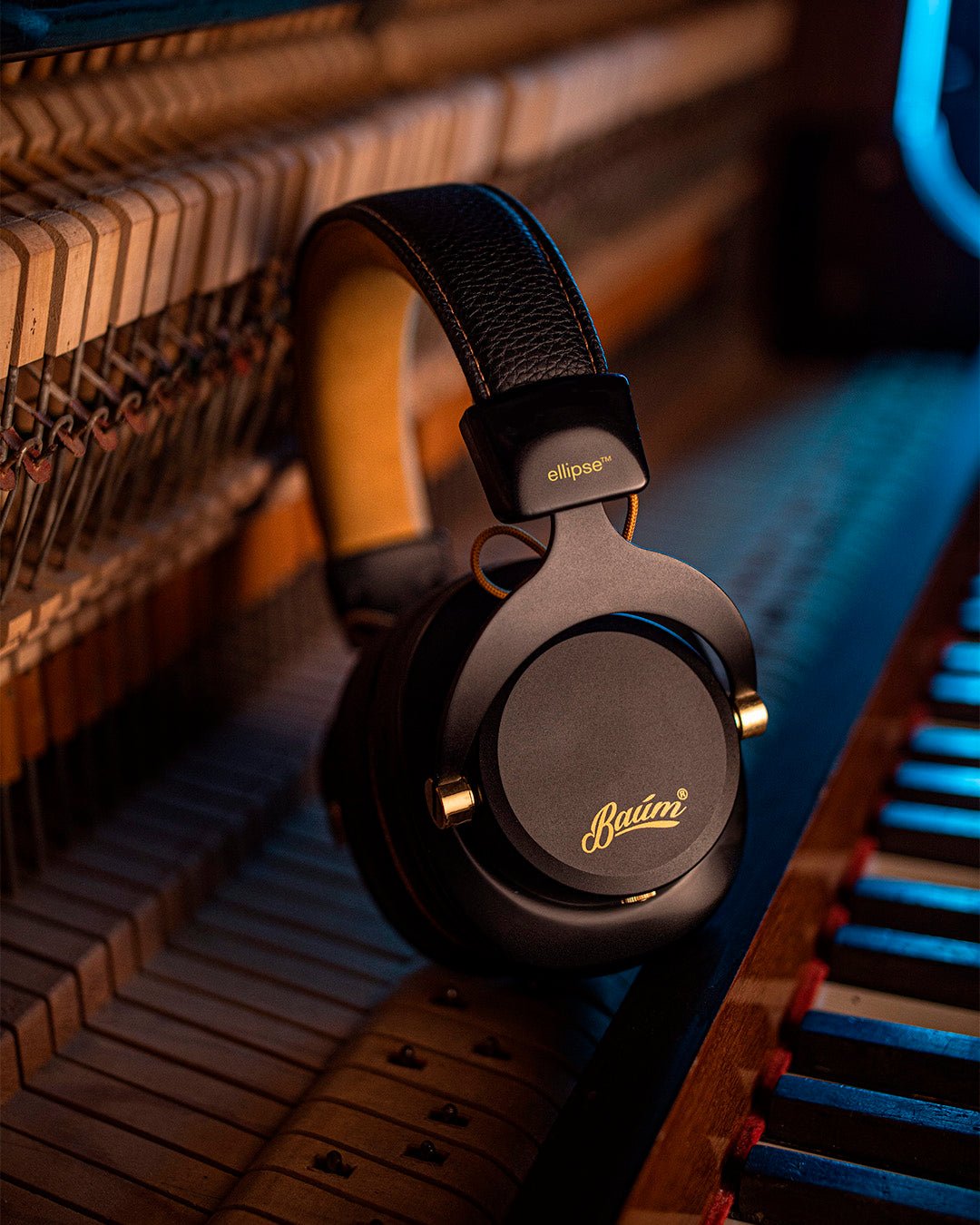 ellipse studio headphones - Baum Guitars