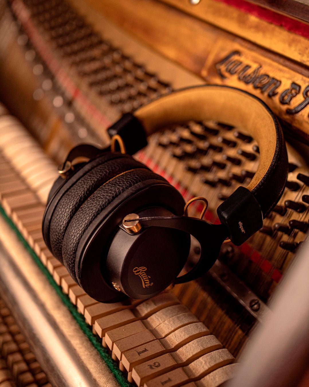 ellipse studio headphones - Baum Guitars