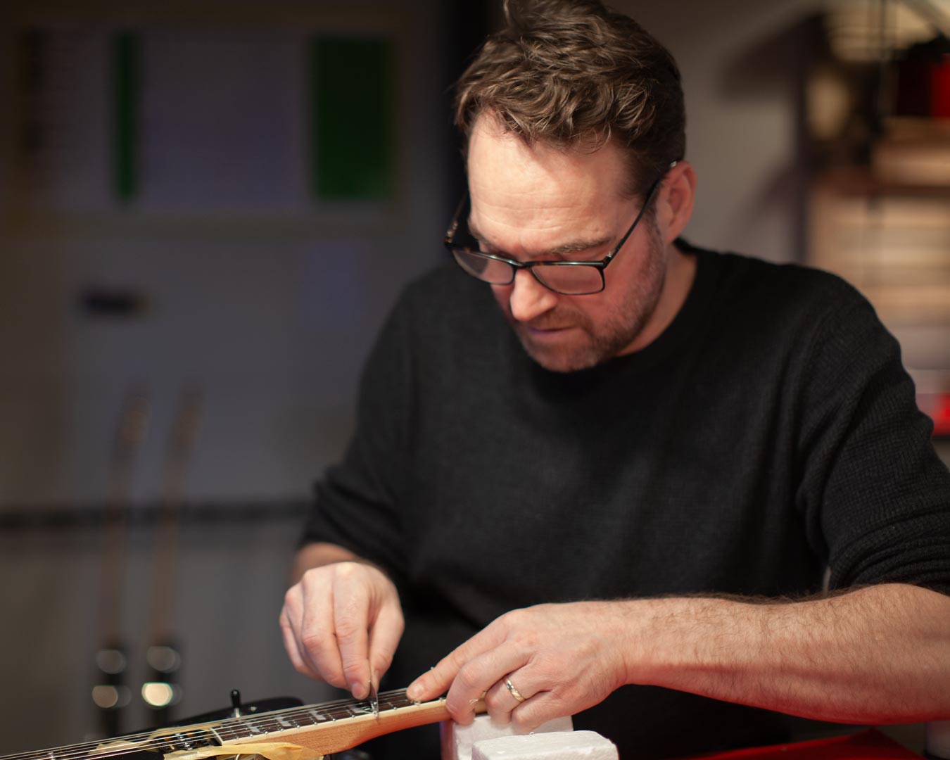 5 STEPS: HOW TO PROTECT YOUR GUITAR DURING THE WINTER. - Baum Guitars