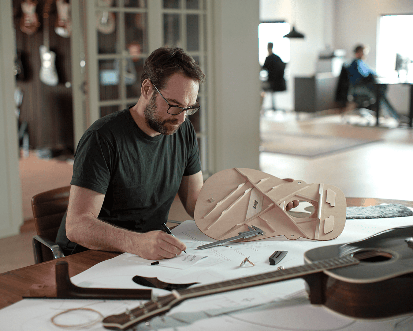 WHAT IS FORWARD-SHIFTED X-BRACING? - Baum Guitars