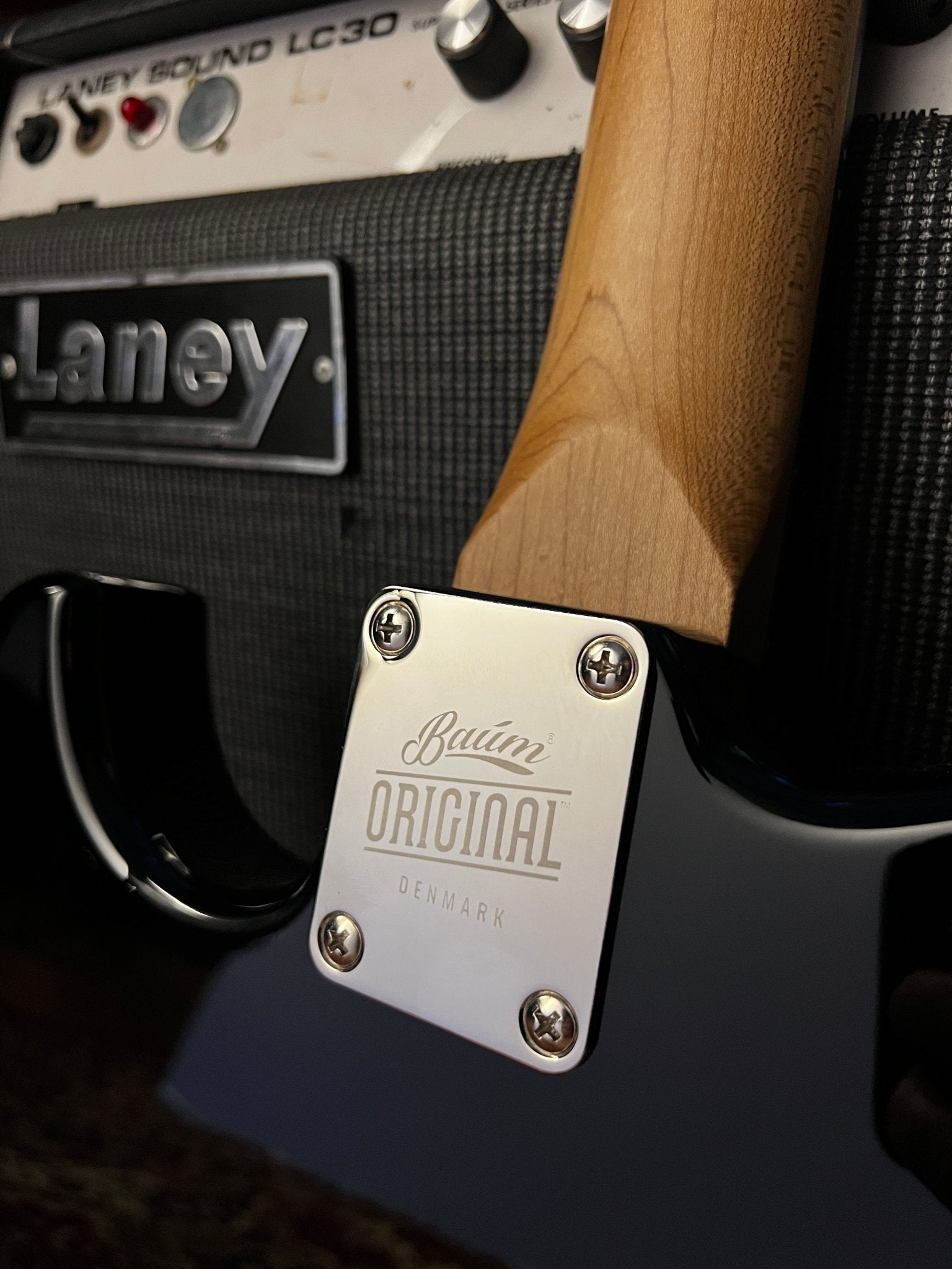 Celestor - Pure Black - Baum Guitars