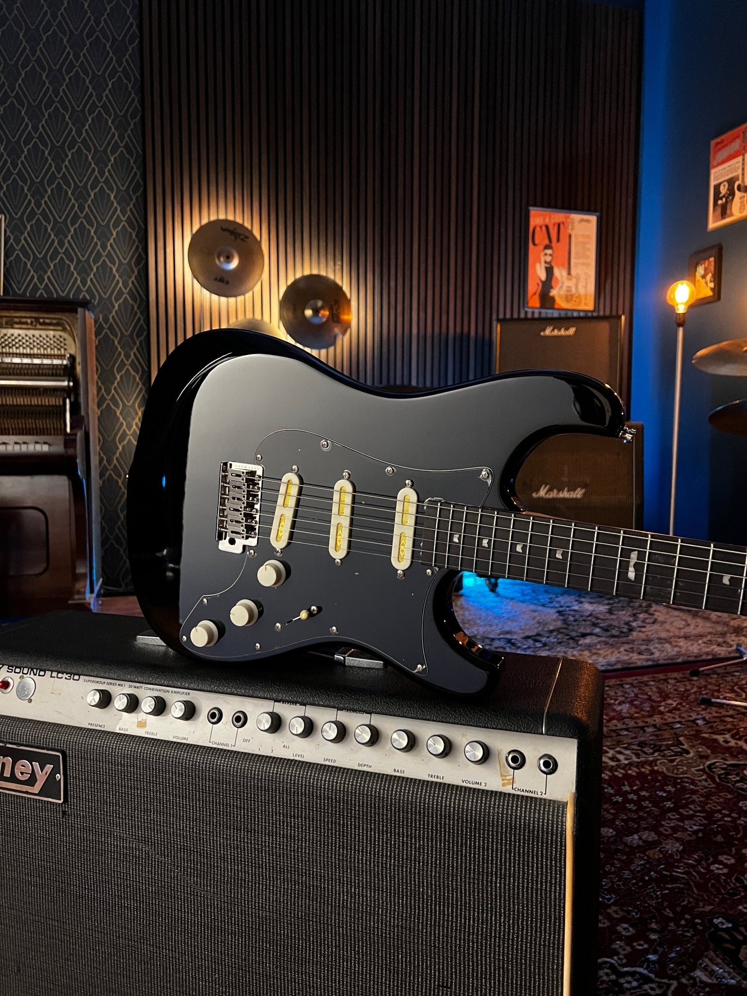 Celestor - Pure Black - Baum Guitars