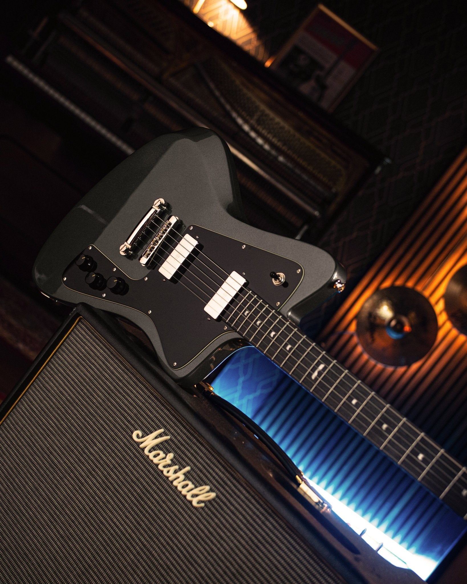 Baum Guitars Wingman Dark Moon ハードケース付き Baum Guitars Wingman Dark Moon ハードケース付き