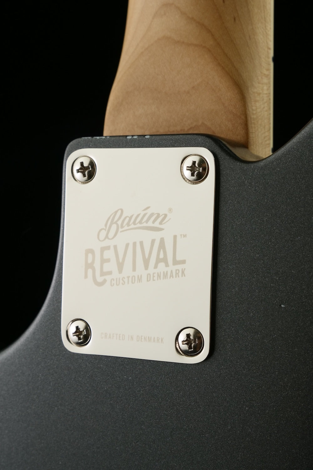 Revival #52 Conquer - Magnetic Black metallic | Custom Shop