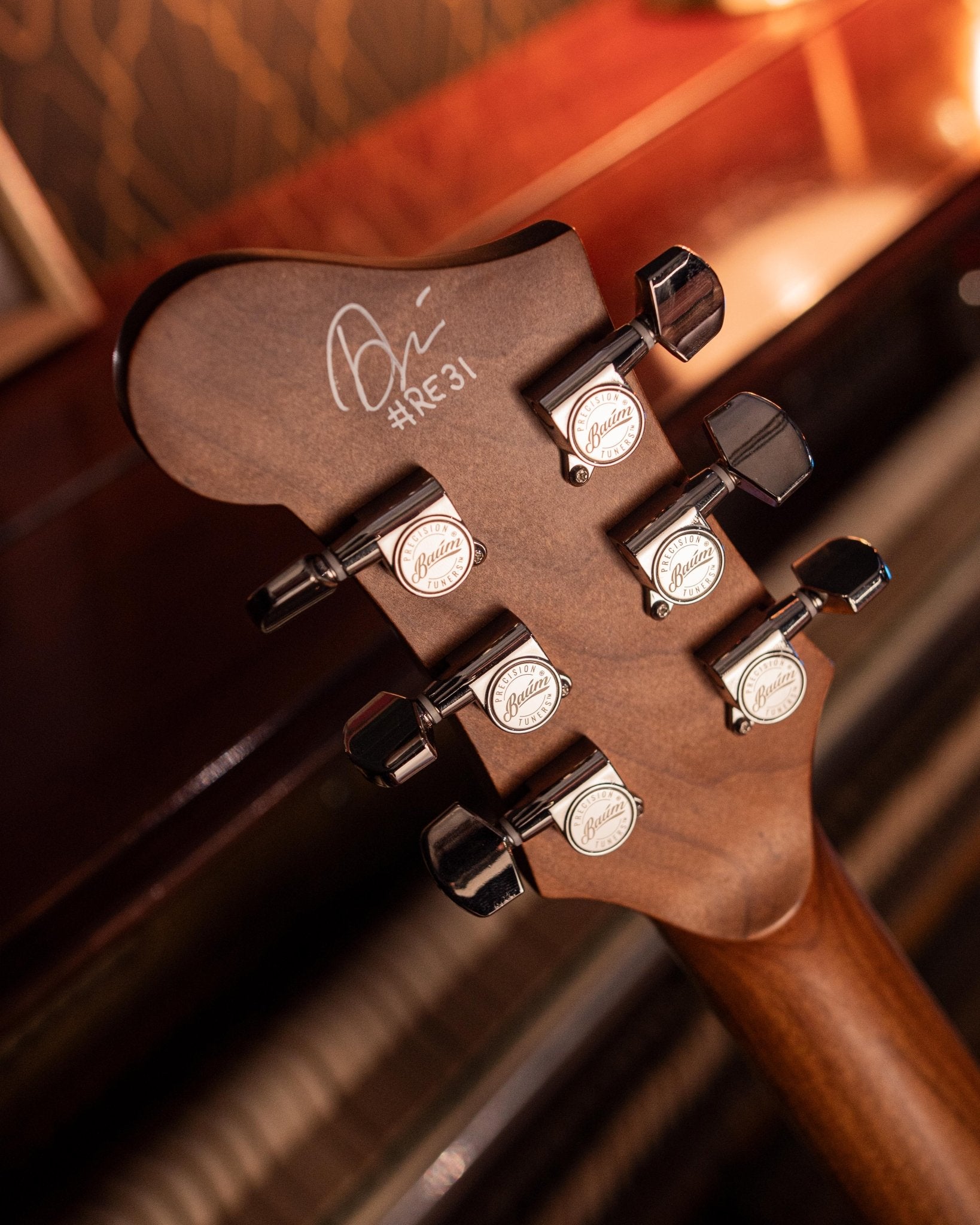 Revival Leaper Tone - Vintage White Aged | Custom Shop - Baum Guitars