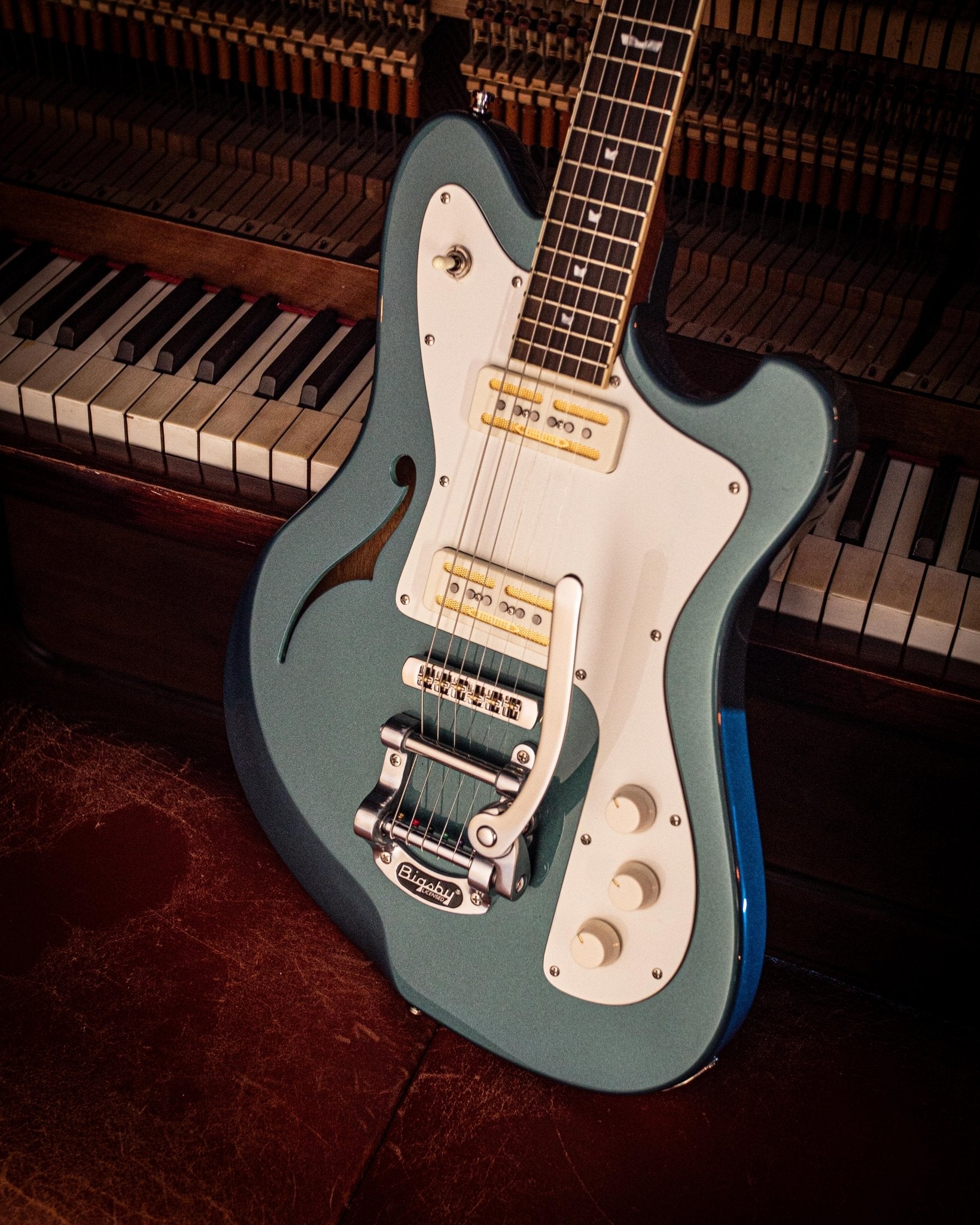 Conquer - Pelham Blue - Baum Guitars