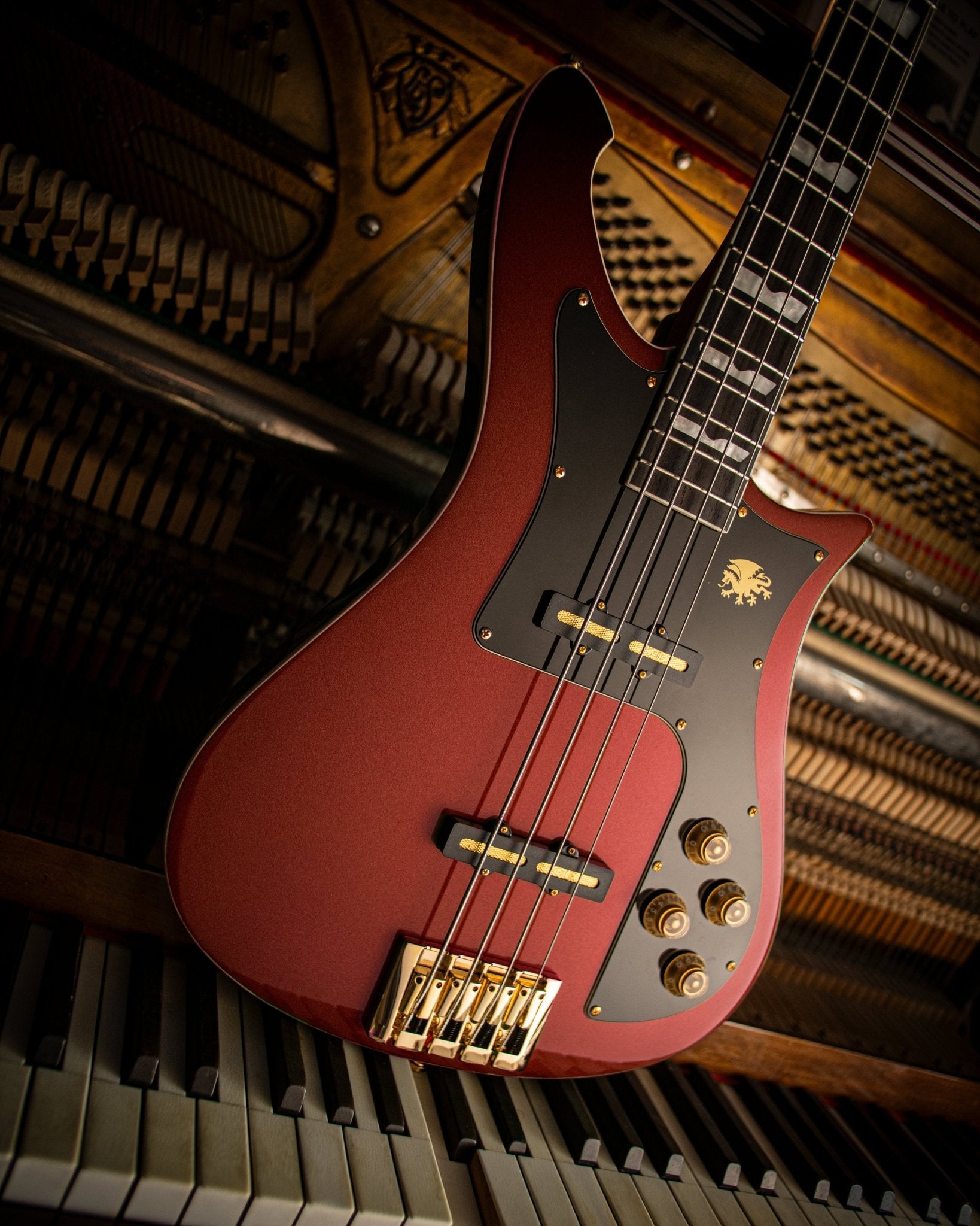 Nidhogg Bass - Siena Pearl - Baum Guitars