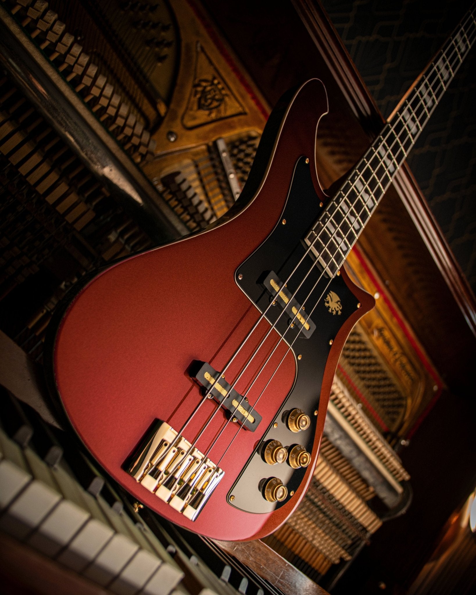 Nidhogg Bass - Siena Pearl - Baum Guitars