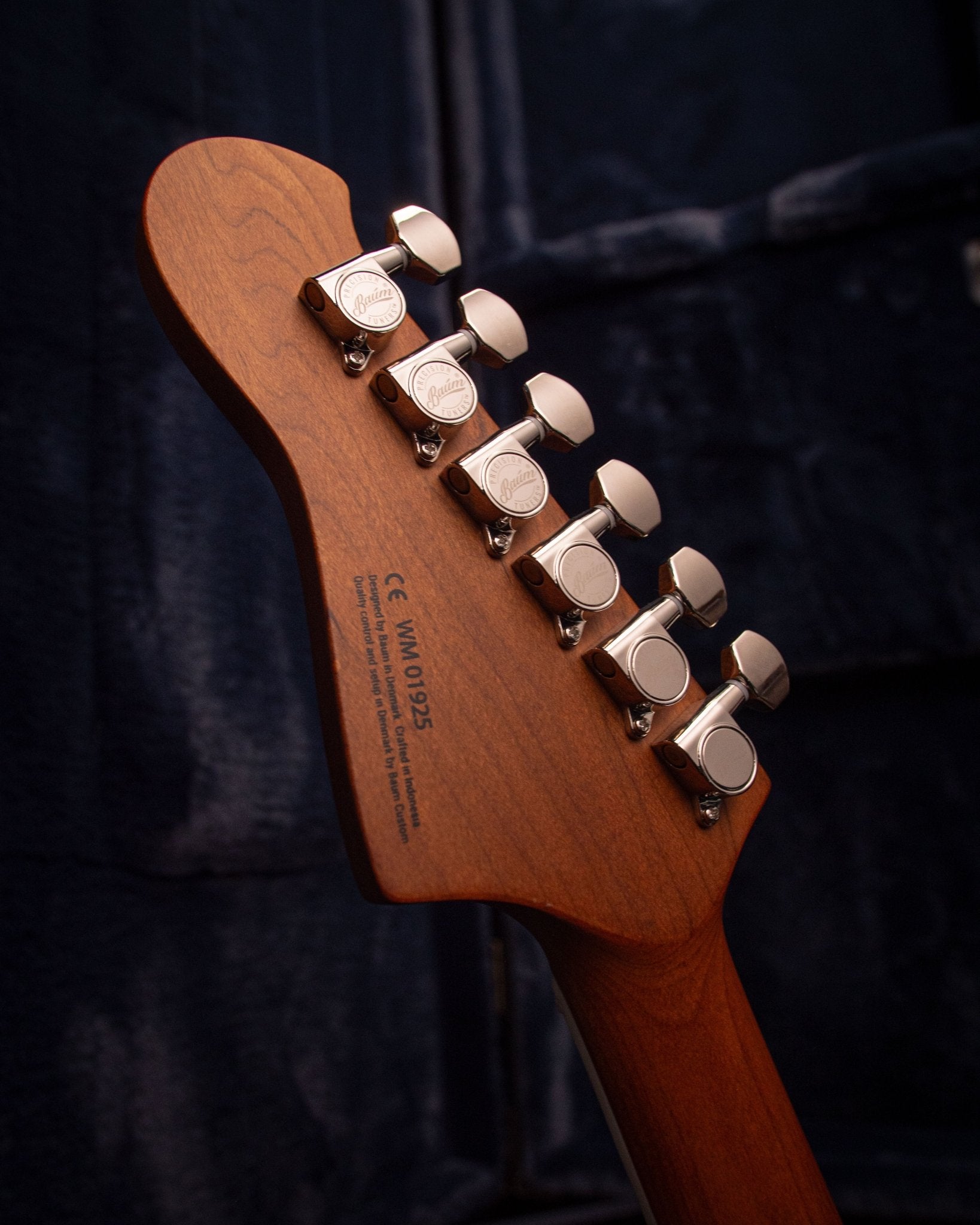 Wingman Deluxe - Burgundy Mist - Baum Guitars