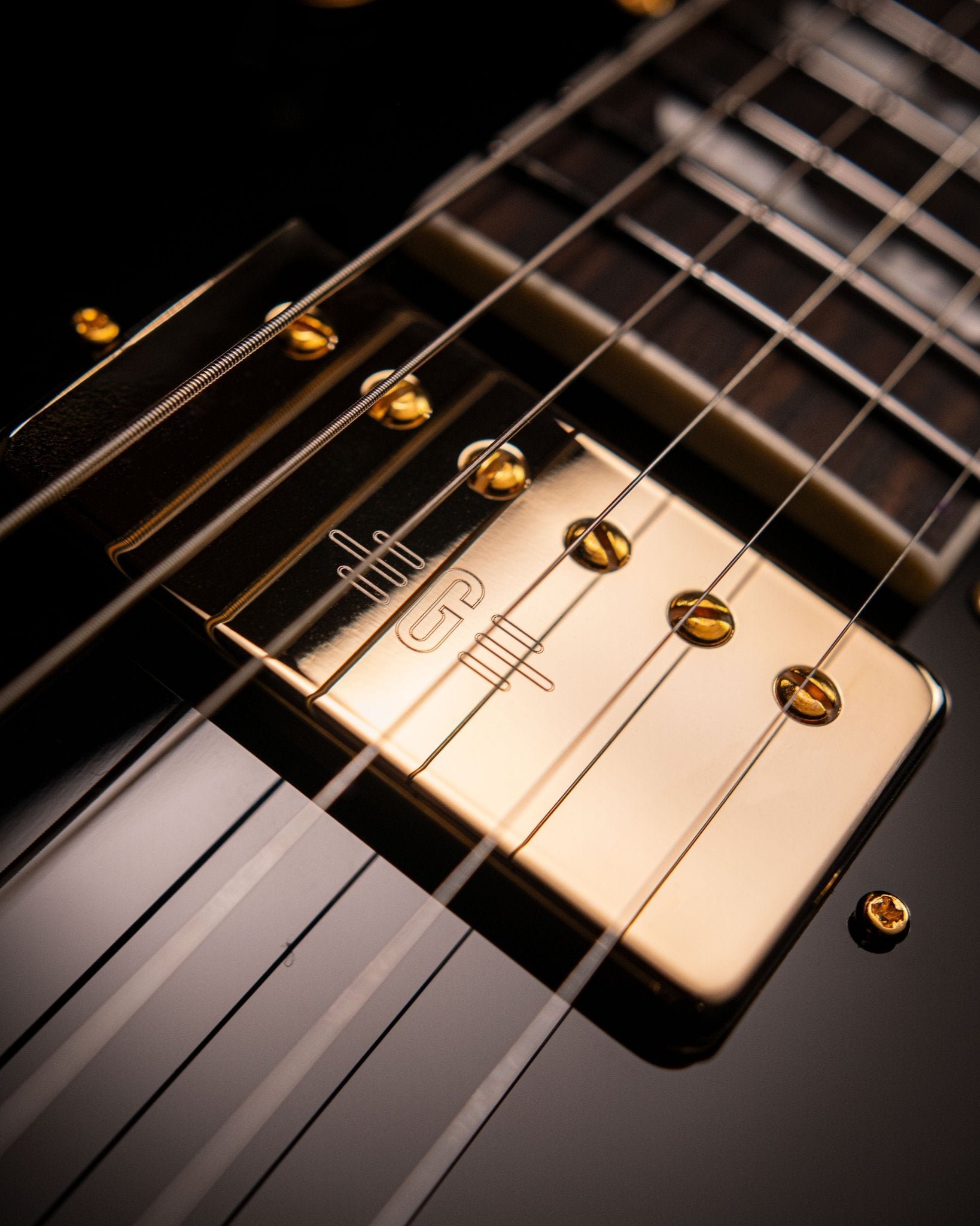 Wingman Deluxe - Pure Black - Baum Guitars