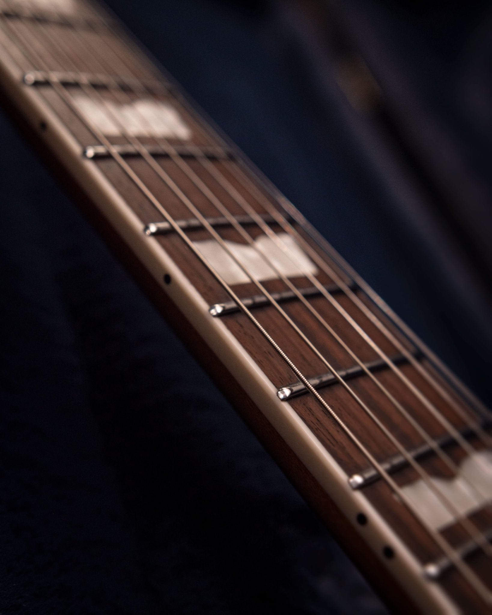 Wingman Deluxe - Pure Black - Baum Guitars