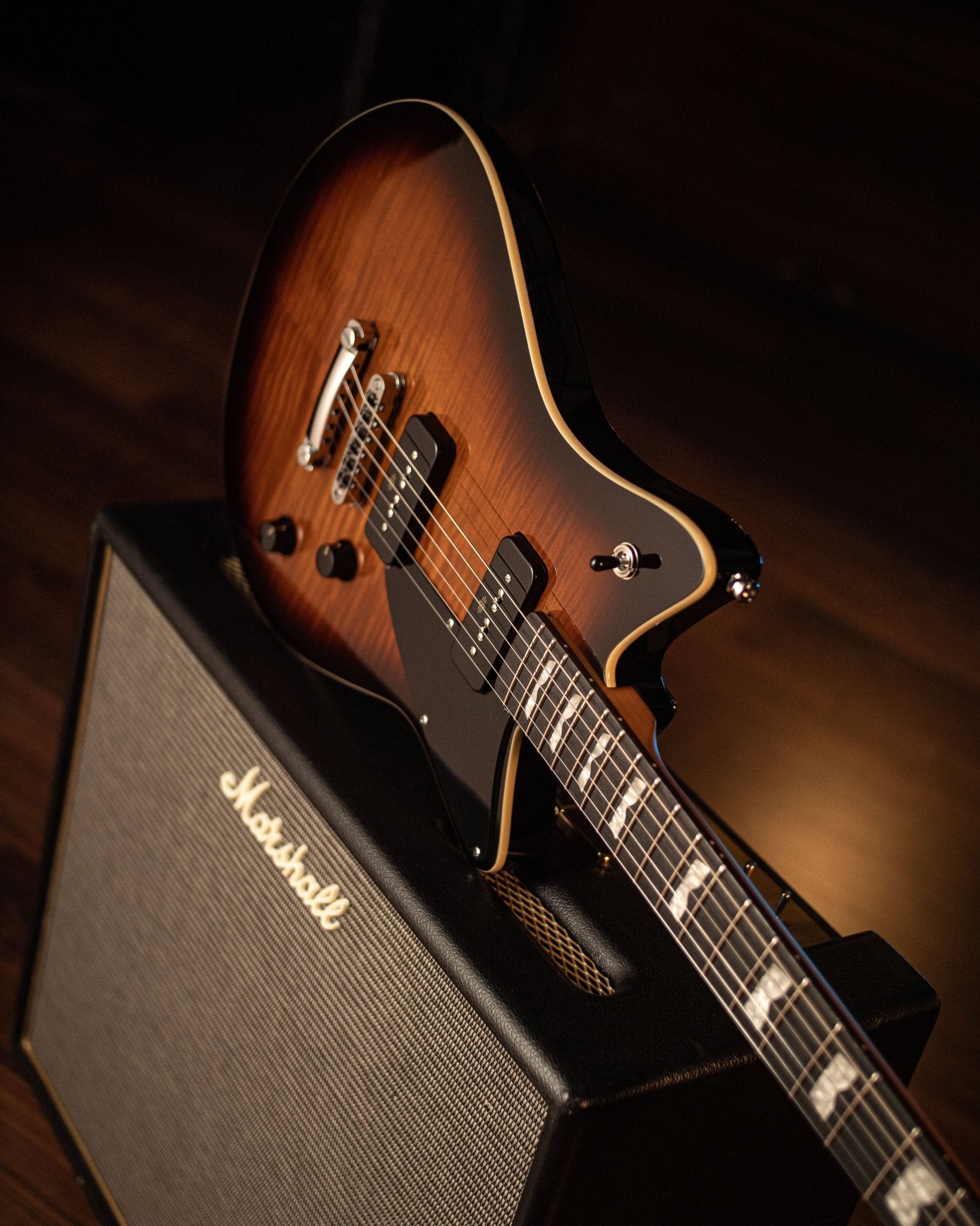 Revolt - Dark Burst - Baum Guitars