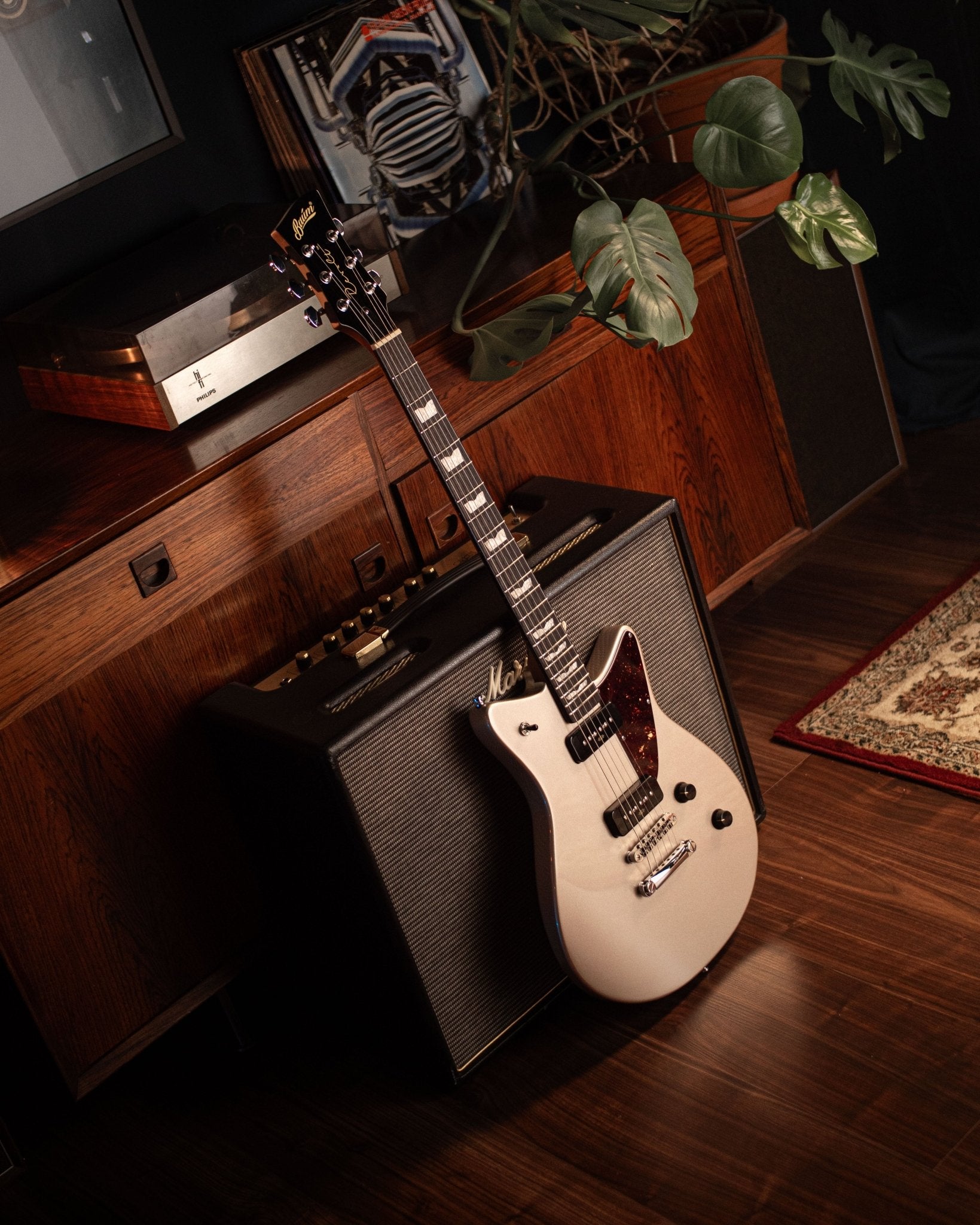 Revolt - Moon Silver - Baum Guitars