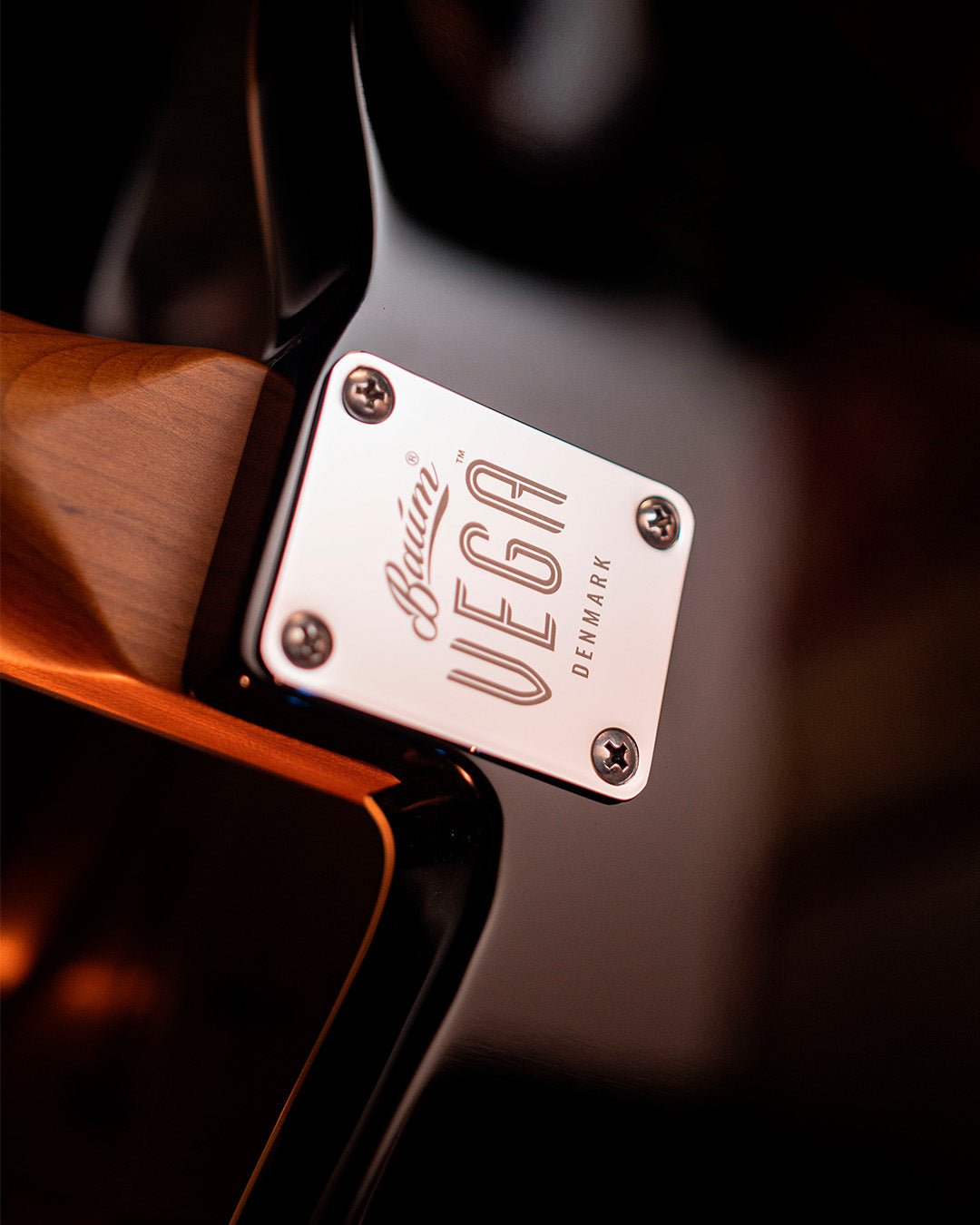 Verve - Pure Black - Baum Guitars