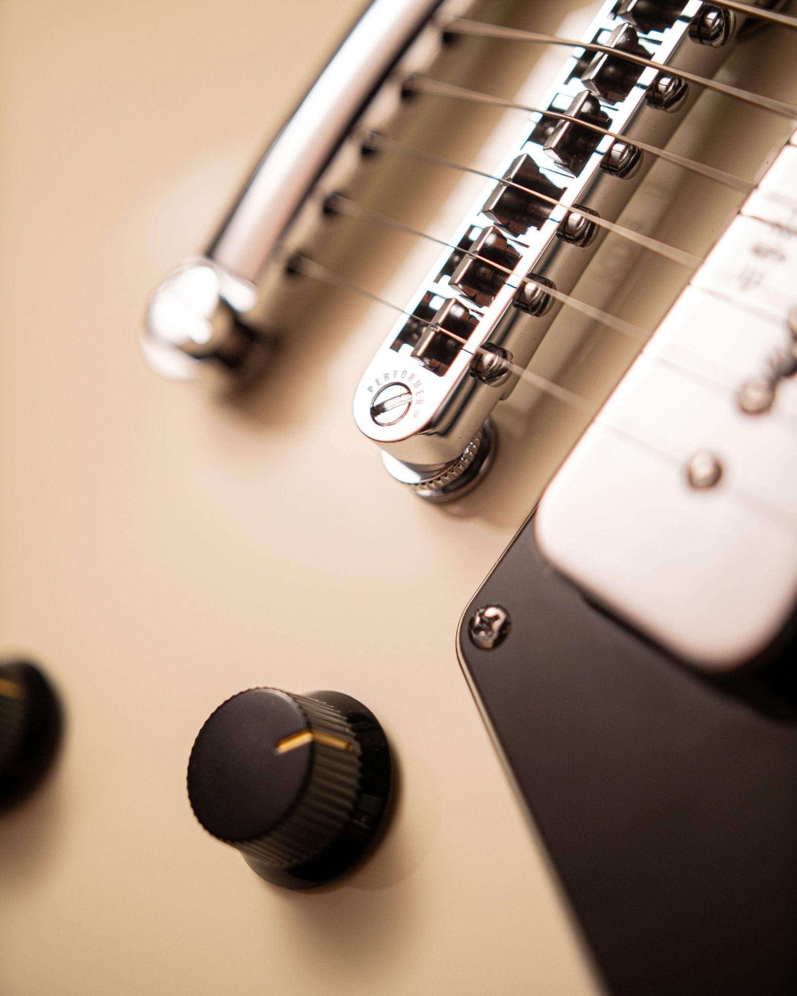 Savage - Vintage White - Baum Guitars