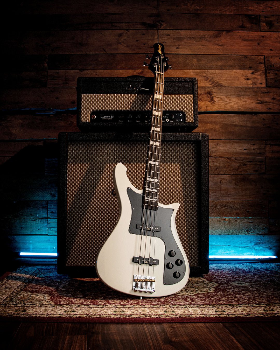 Nidhogg VEGA Bass - Vintage White - Baum Guitars